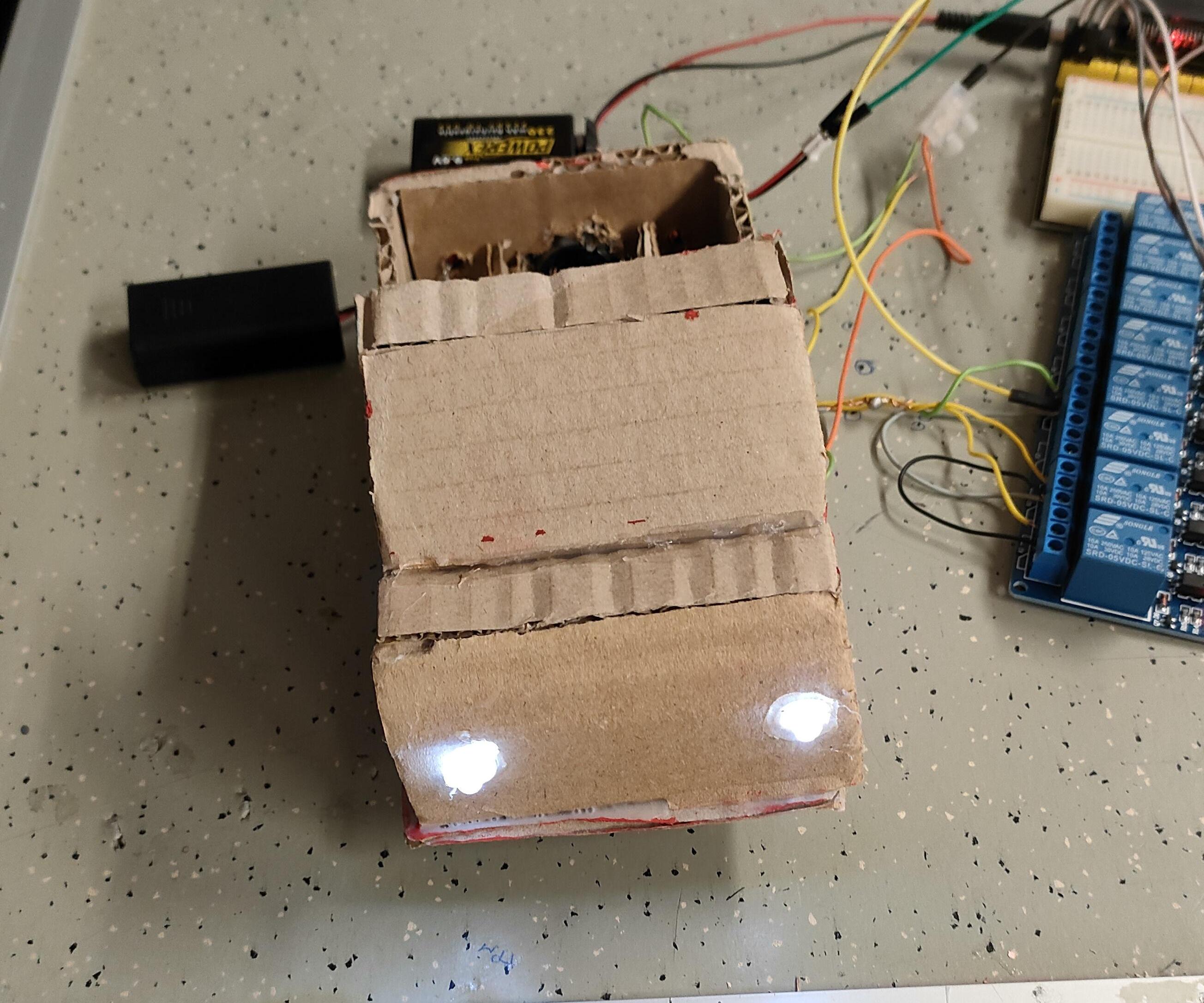 Maqueta Lancha Con Automatismos Hecho Por Robert,Adam Y Unai