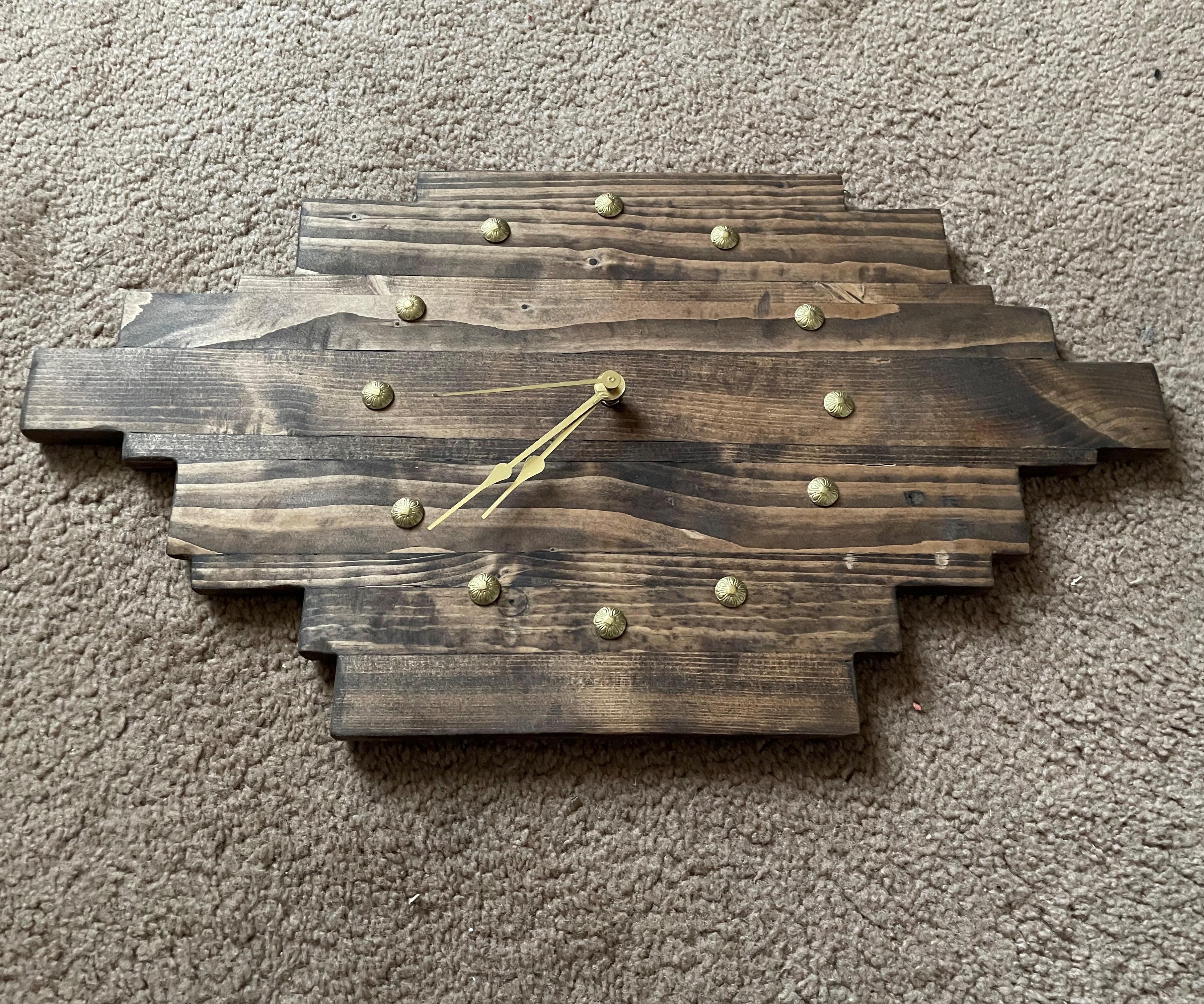 How to Make a Pallet Wood Clock