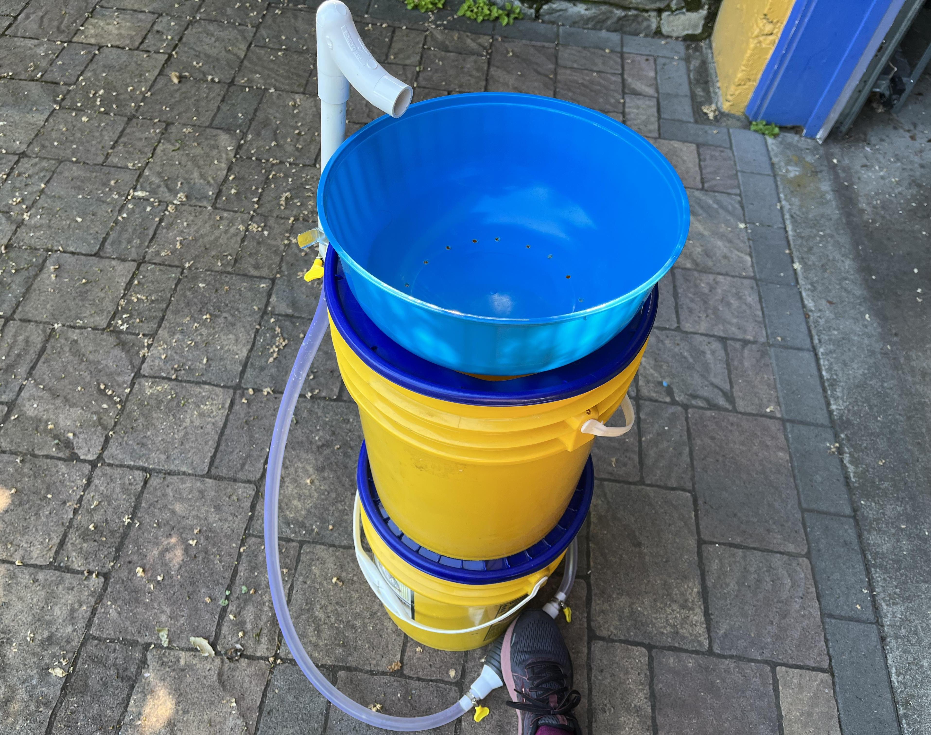 Hands-Free Portable Sink