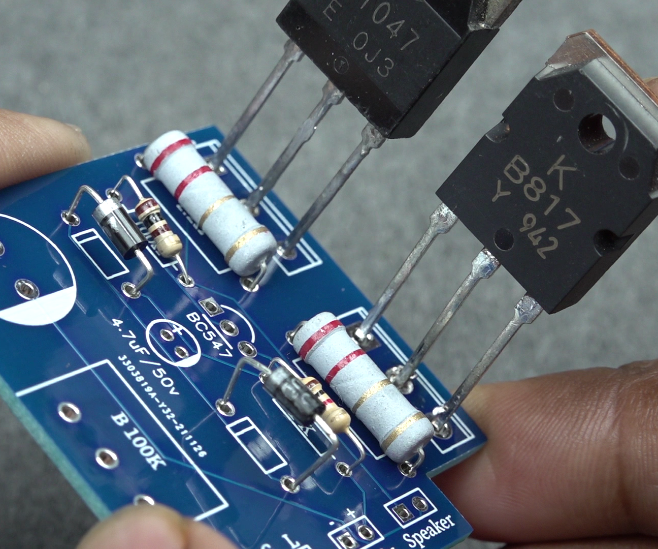 3 Transistors Make Amplifier Circuit