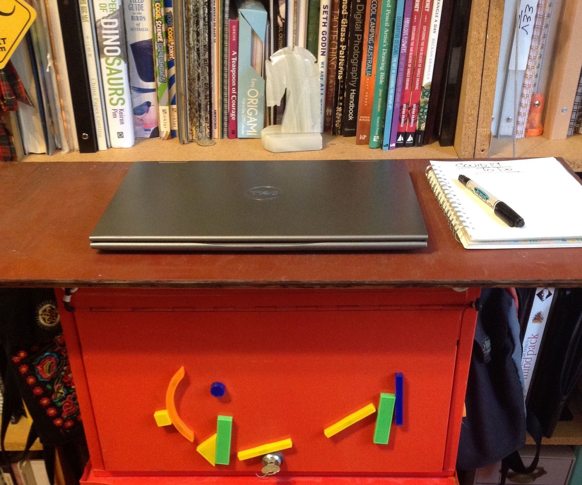 Easy Secure Pack-n-go Standing Desk