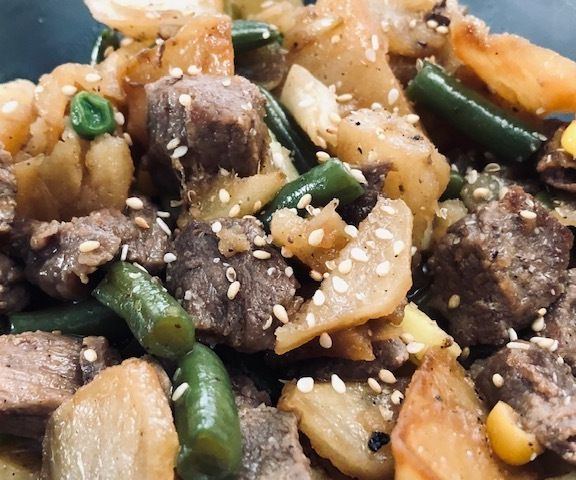 Potato With Beef and Vegetables in One Pot