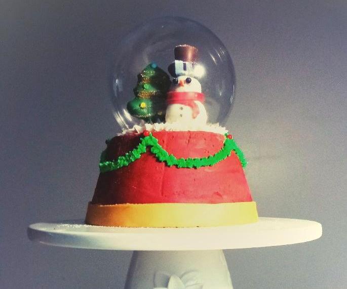 Holiday Snow Globe Cake - Medium Difficulty