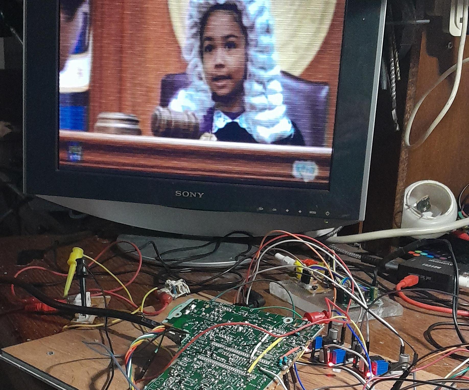 IX3253CE As FM Radio and Video Output