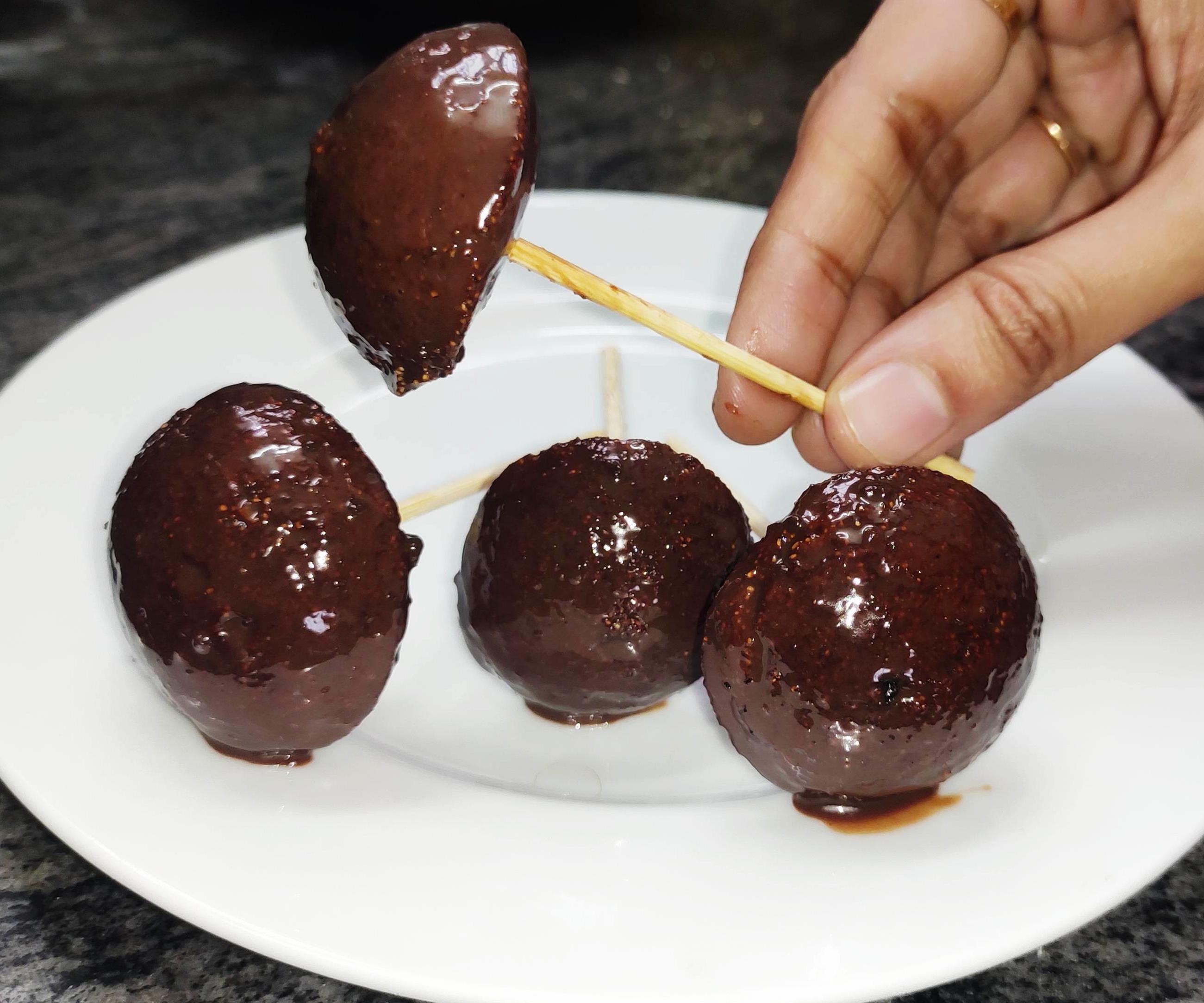 Mini Semolina Chocolate Cake Pops