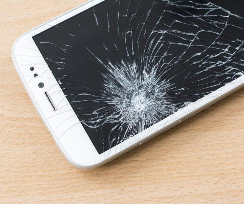 How to Replace a Broken Iphone 7 Phone Screen in 10 Easy Steps.