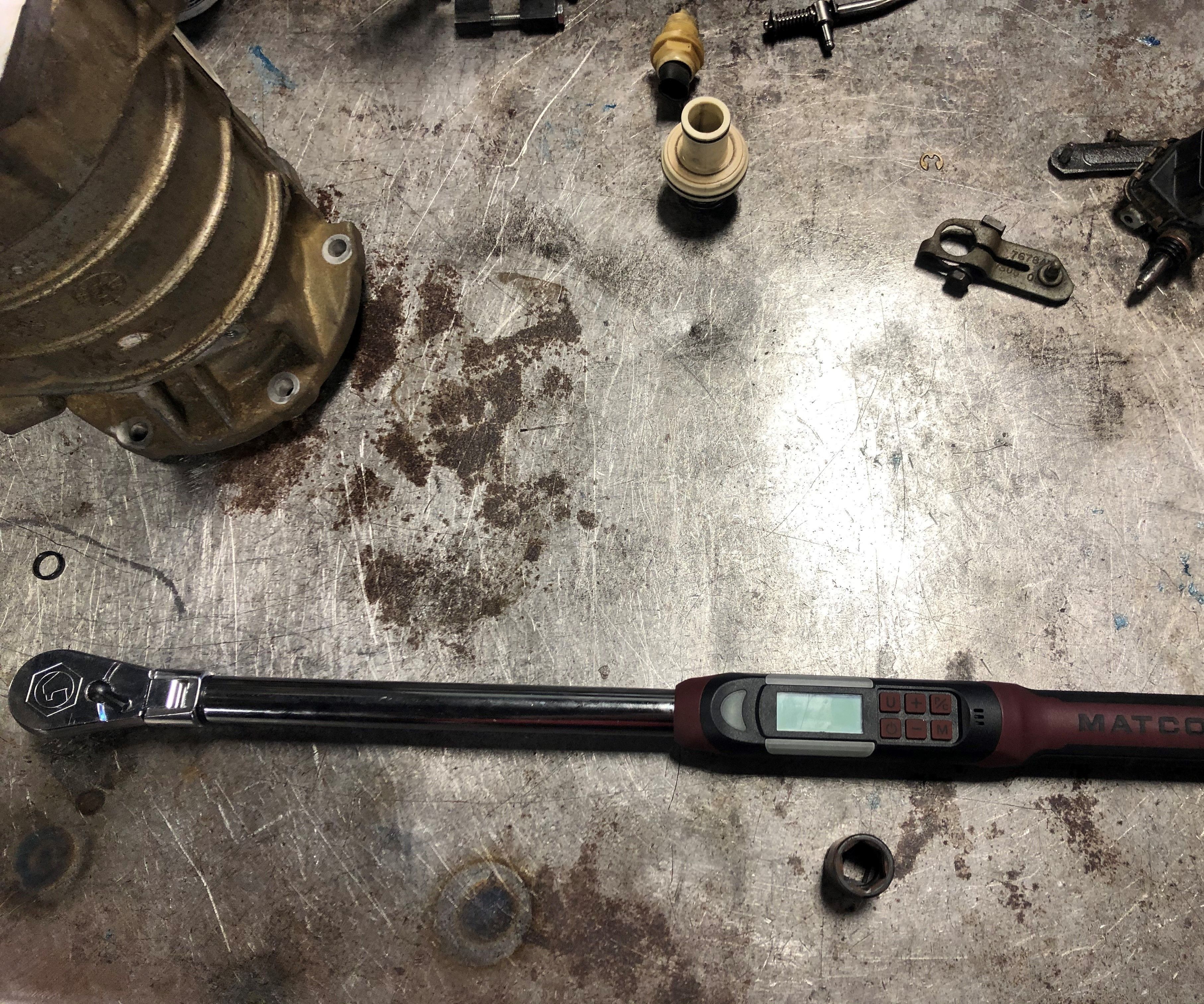 How to Use a Digital Torque Wrench 