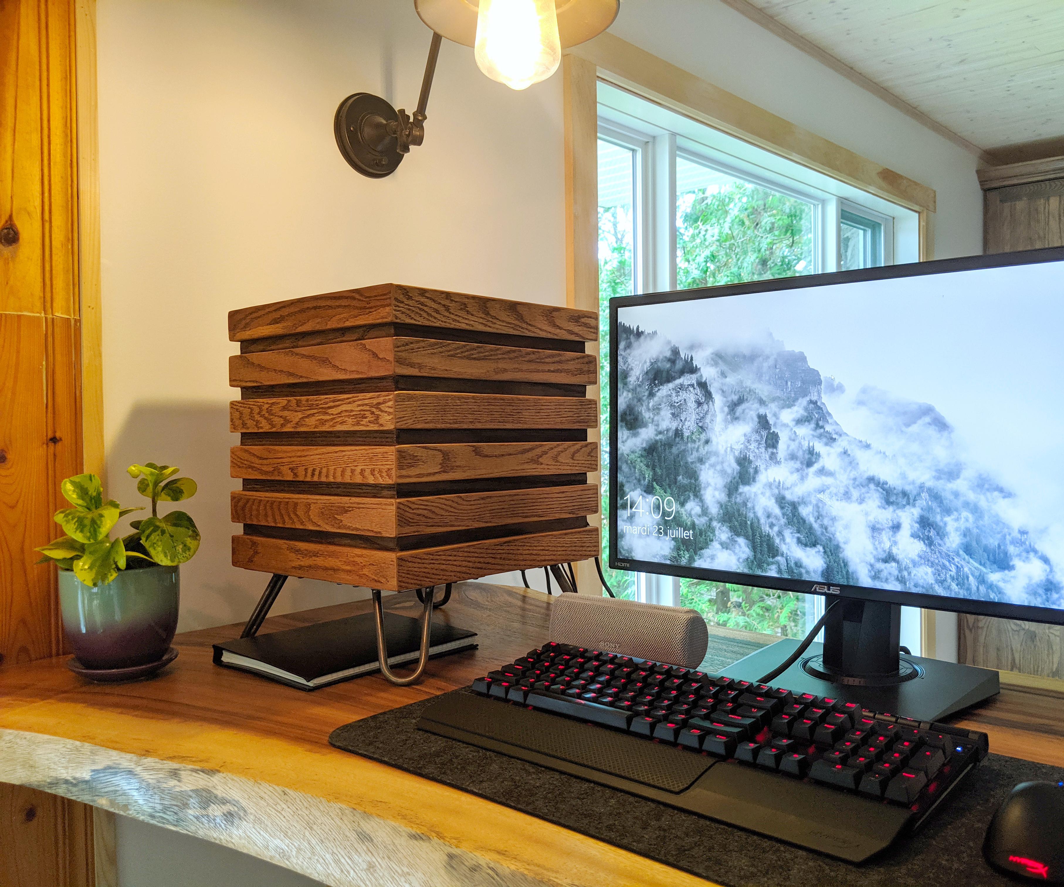 Minimalist Wood PC