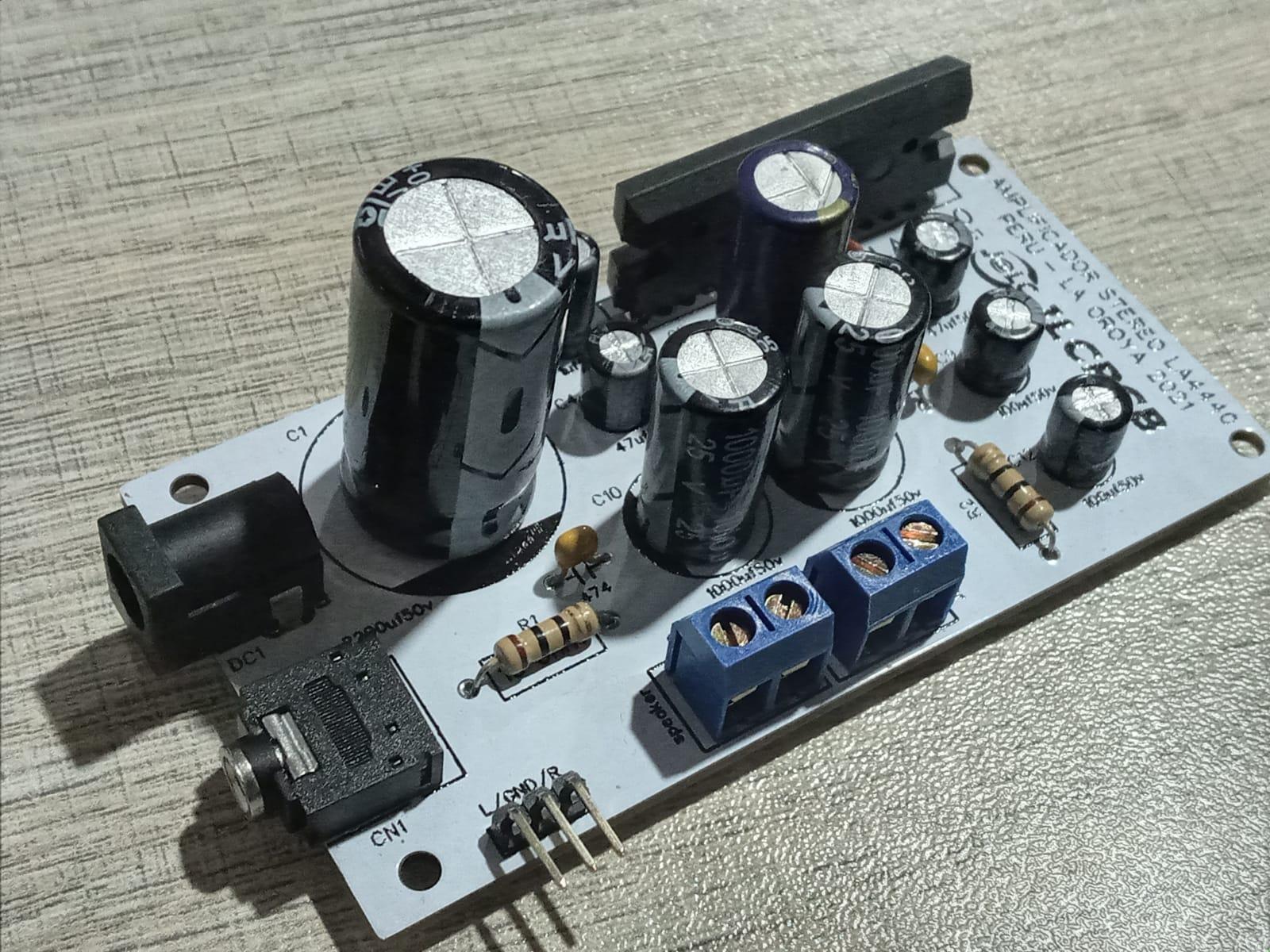 Amplificador  De Audio Stereo LA4440