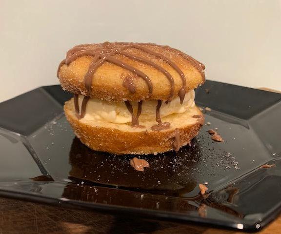 Donut Ice-cream Sandwich in the Pie Maker 
