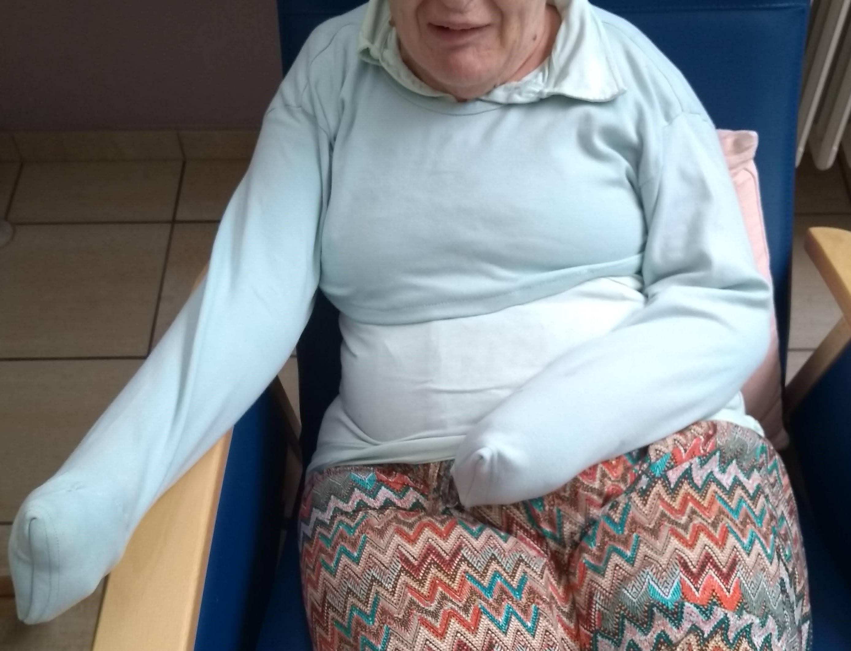 D4E1 Adult Scratch Sleeves