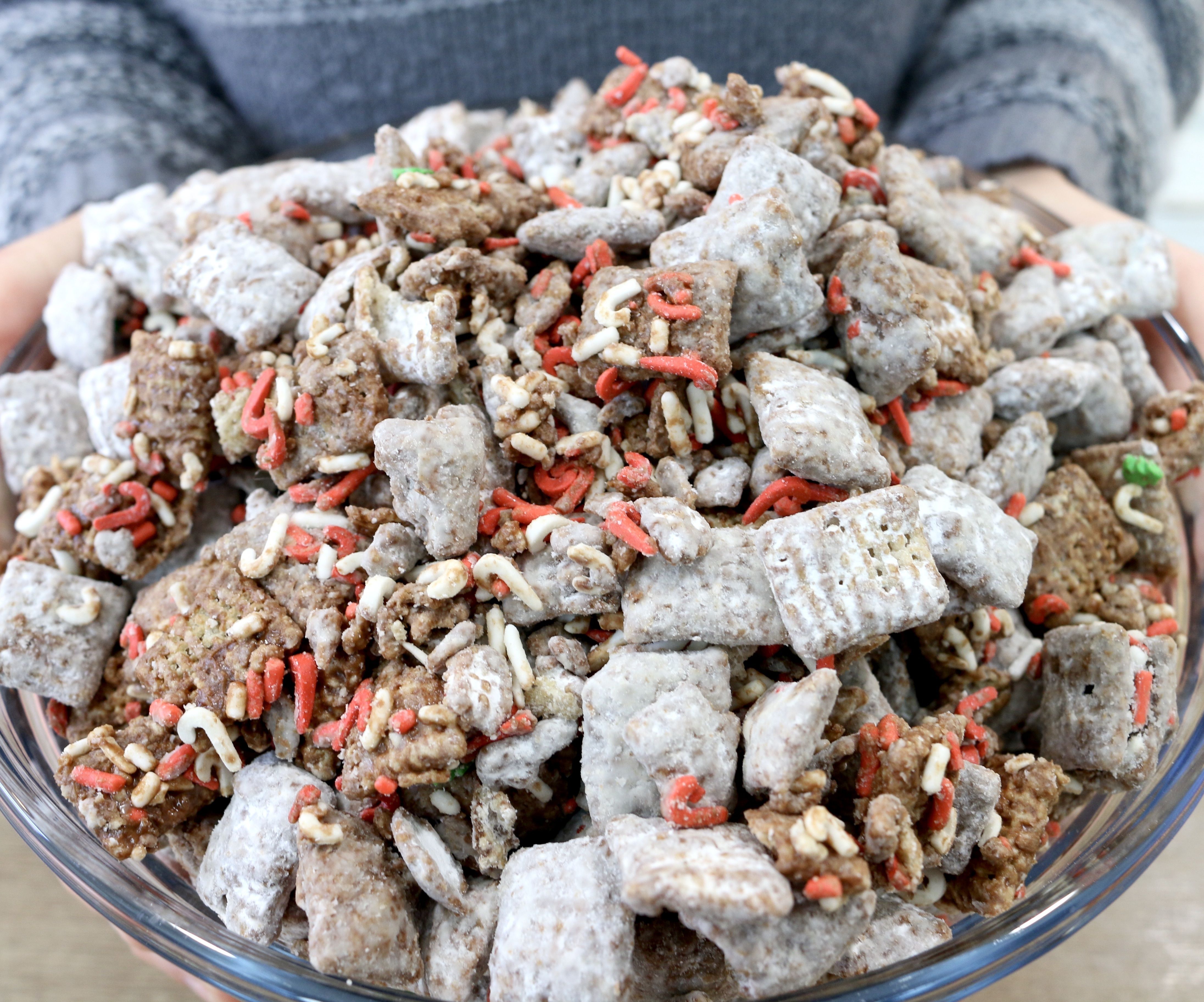 Christmas Puppy Chow | Muddy Buddies