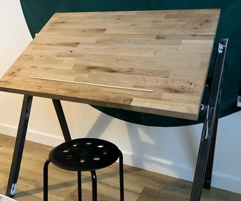 Adjustable Drawing/drafting Table