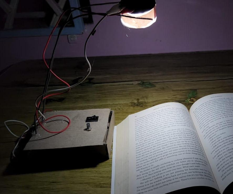 Portable Led Study/Reading Lamp Using a Metal Hanger