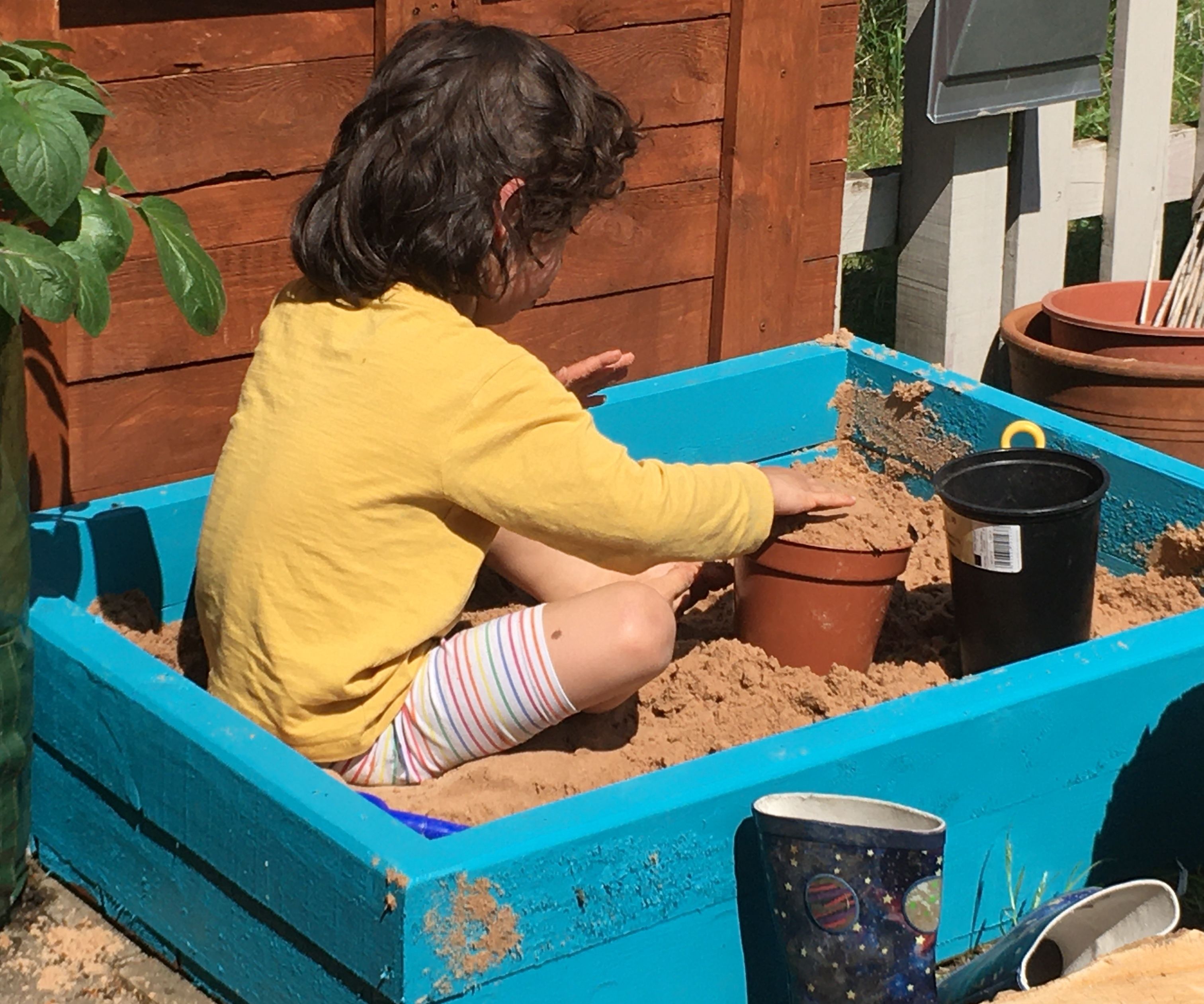 Pallet Sand Pit - DIY in 2 Hours From 2 Pallets!