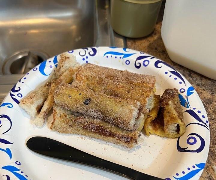 Cinnamon Roll French Toast Rollups