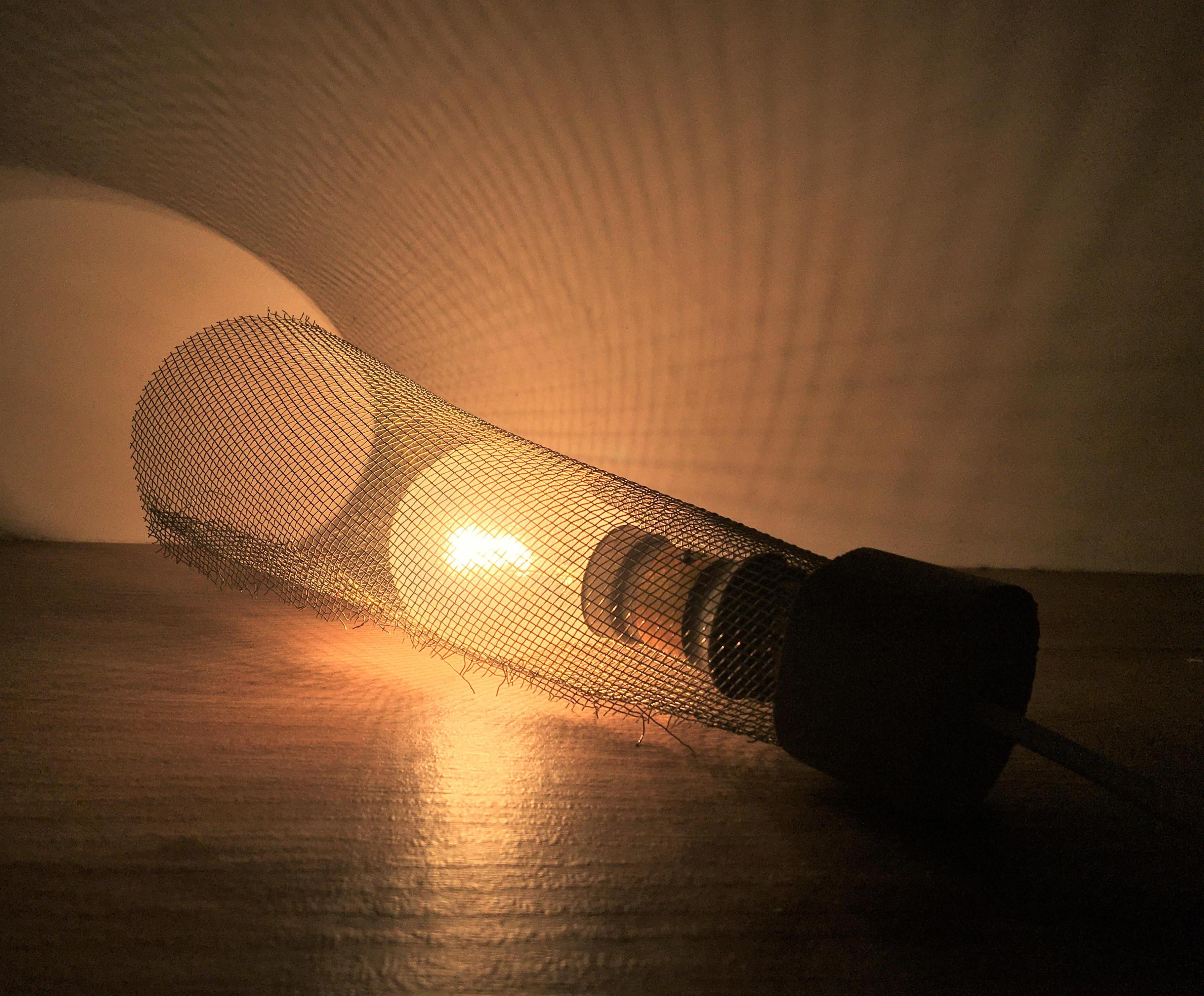 Simple Wire Mesh Lamp