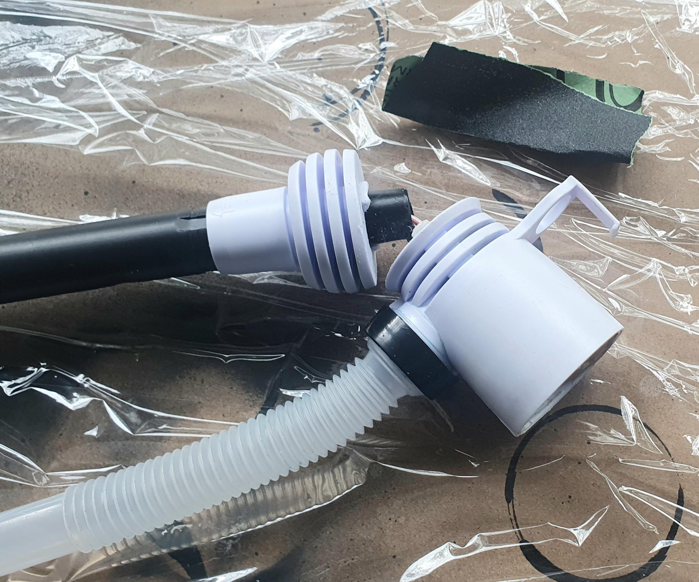 Fixing a Water Pump With Baking Soda and Super Glue