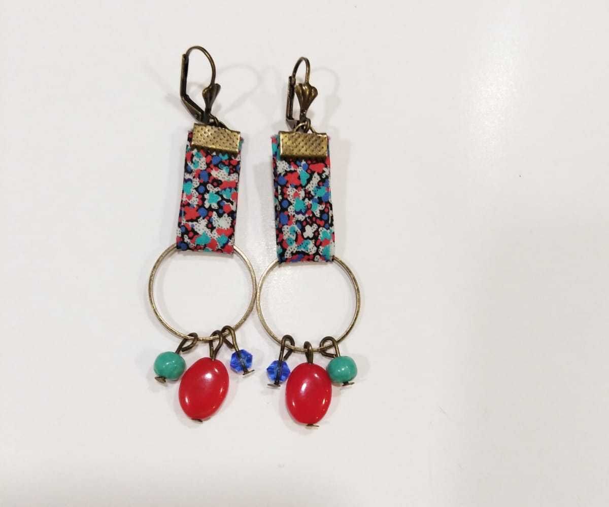 Colored Earring With Ribbon