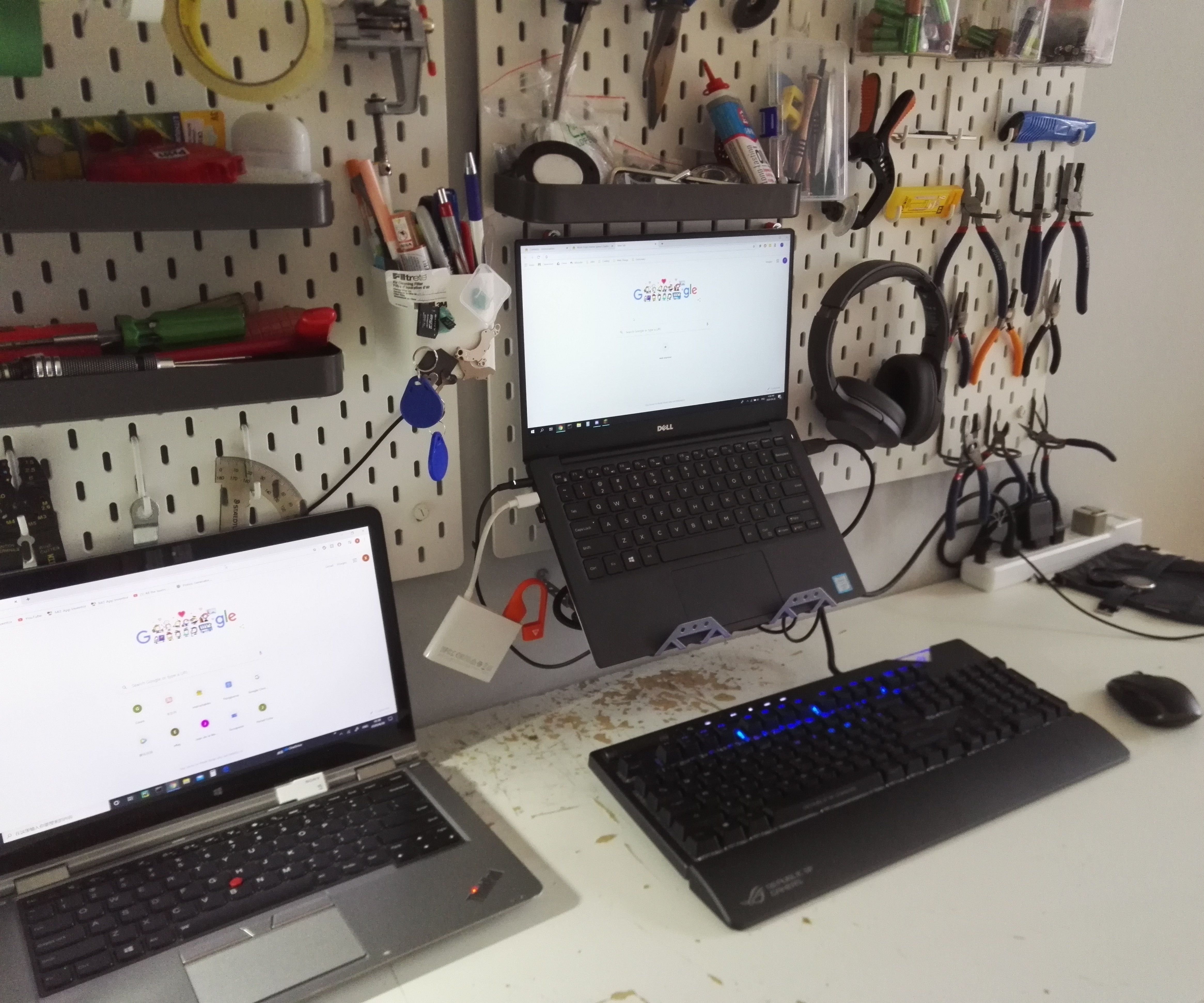 Mecano Laptop Rack Mount/Desk Stand (2 in 1)