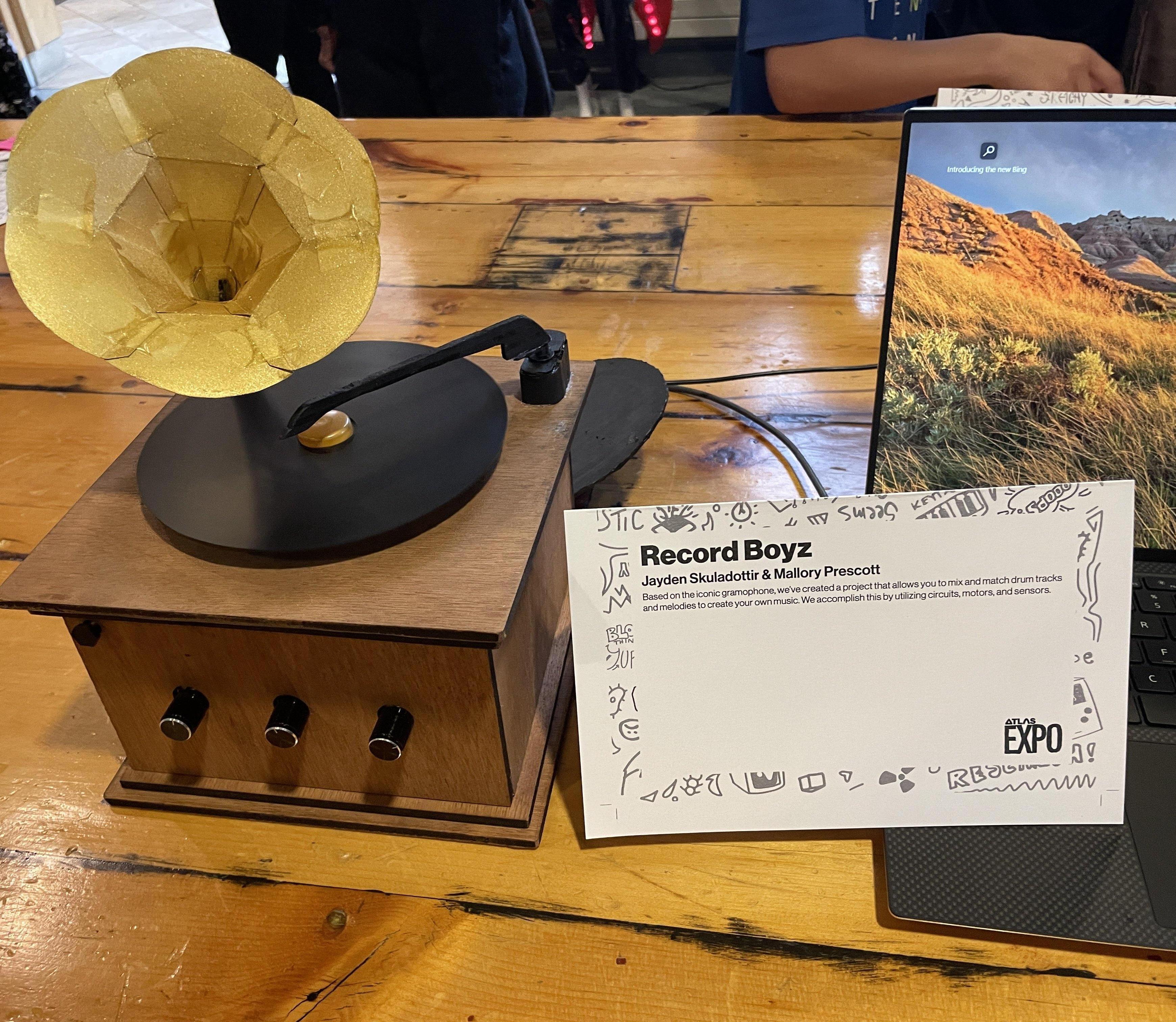 Record Boyz | Miniature Gramaphone With Different Drum Tracks & Melodies | Jayden Skuladottir & Mallory Prescott