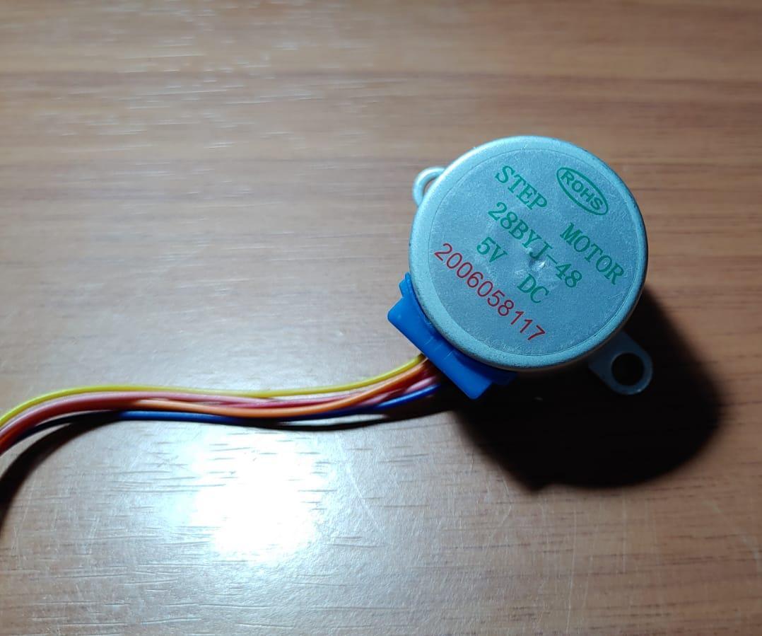 Unipolar Motor (28BYJ-48) Driver With Sequential Circuits