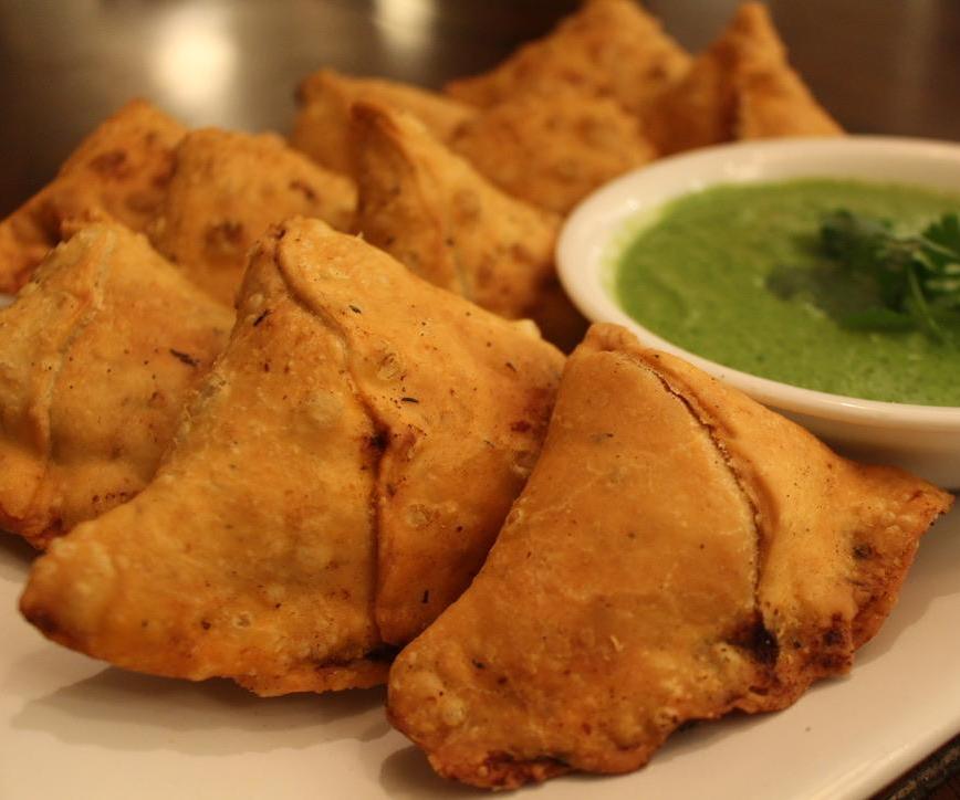 Delicious Curry Pouch Samosas