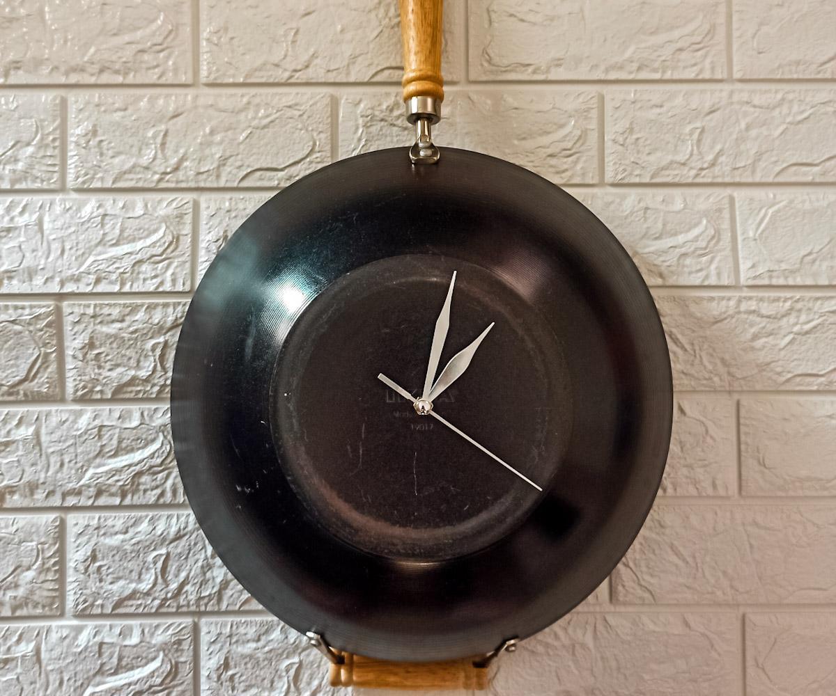 Wok Clock - Turn an Old Pan or Wok Into a Modern Clock