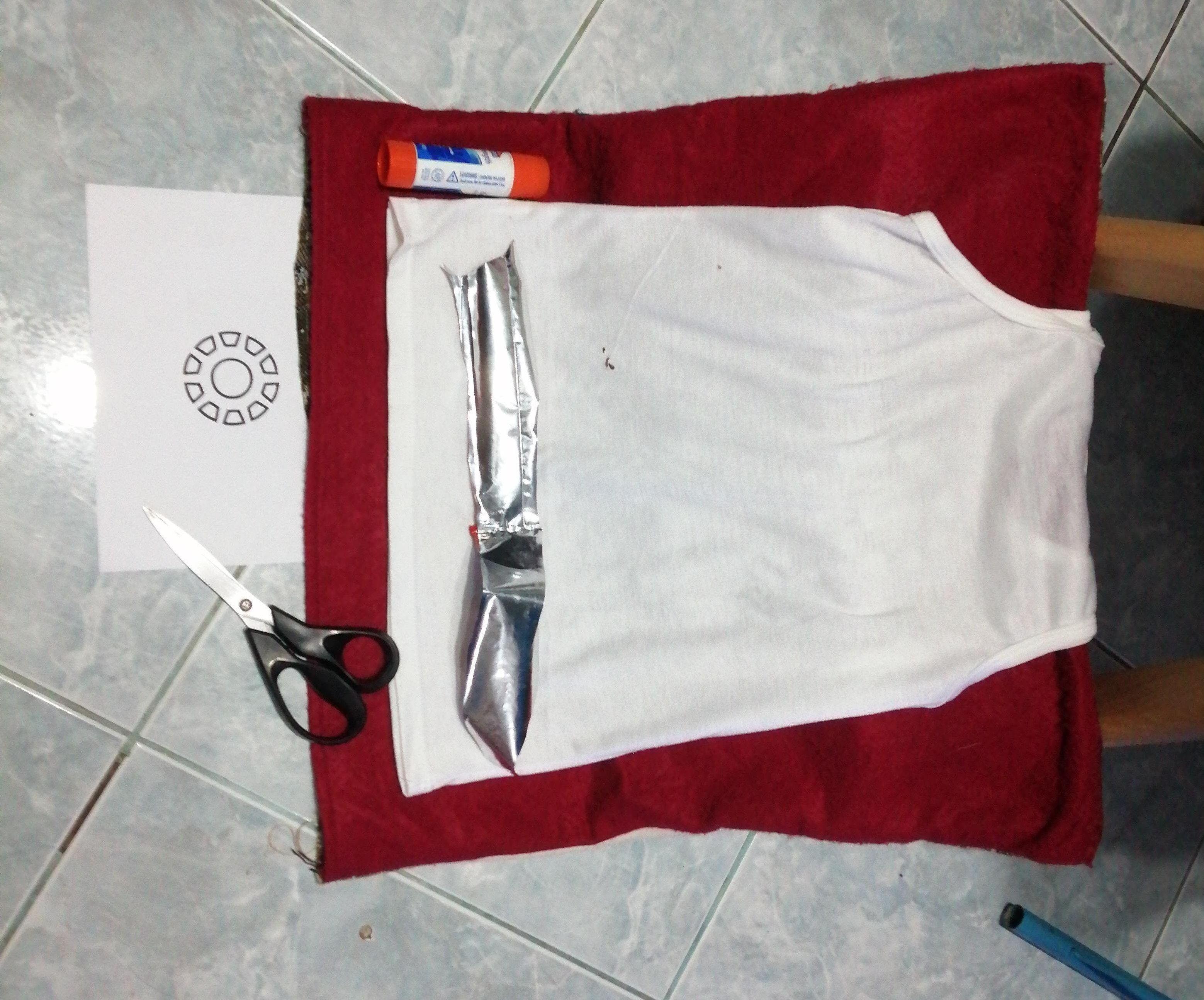 Easy Ironman Arc Reactor Prop Out of Shirt and Aluminum Foil 