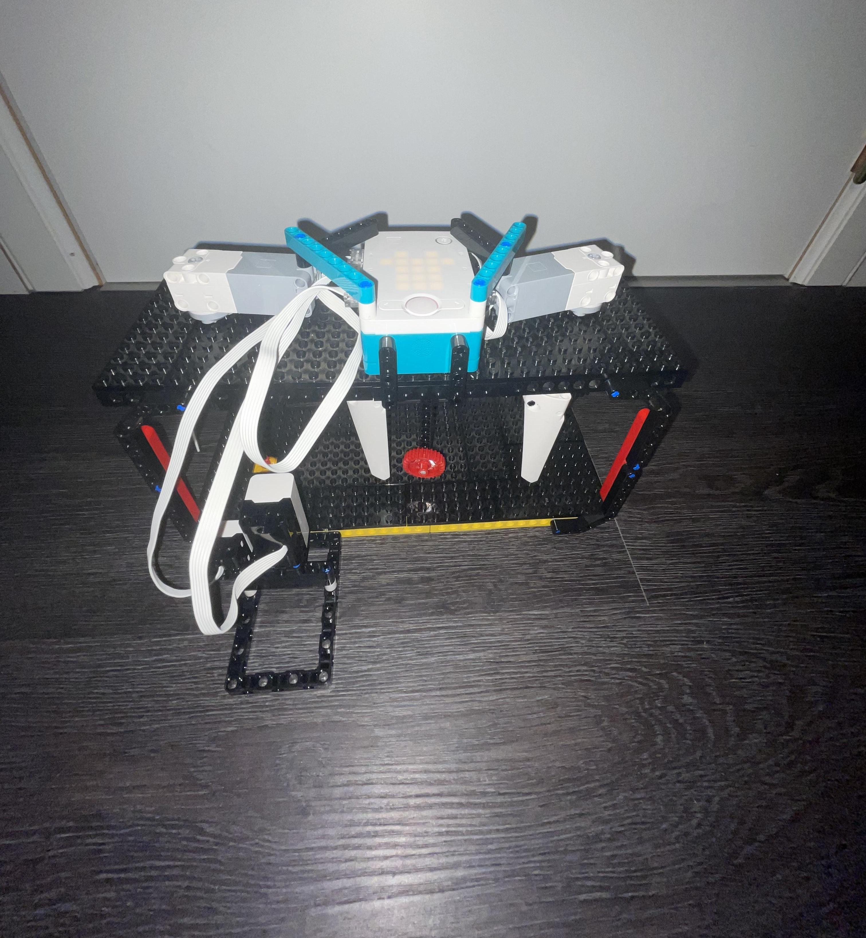 Secure-Vestiare-1.0 (Mindstorms 51515 Python)