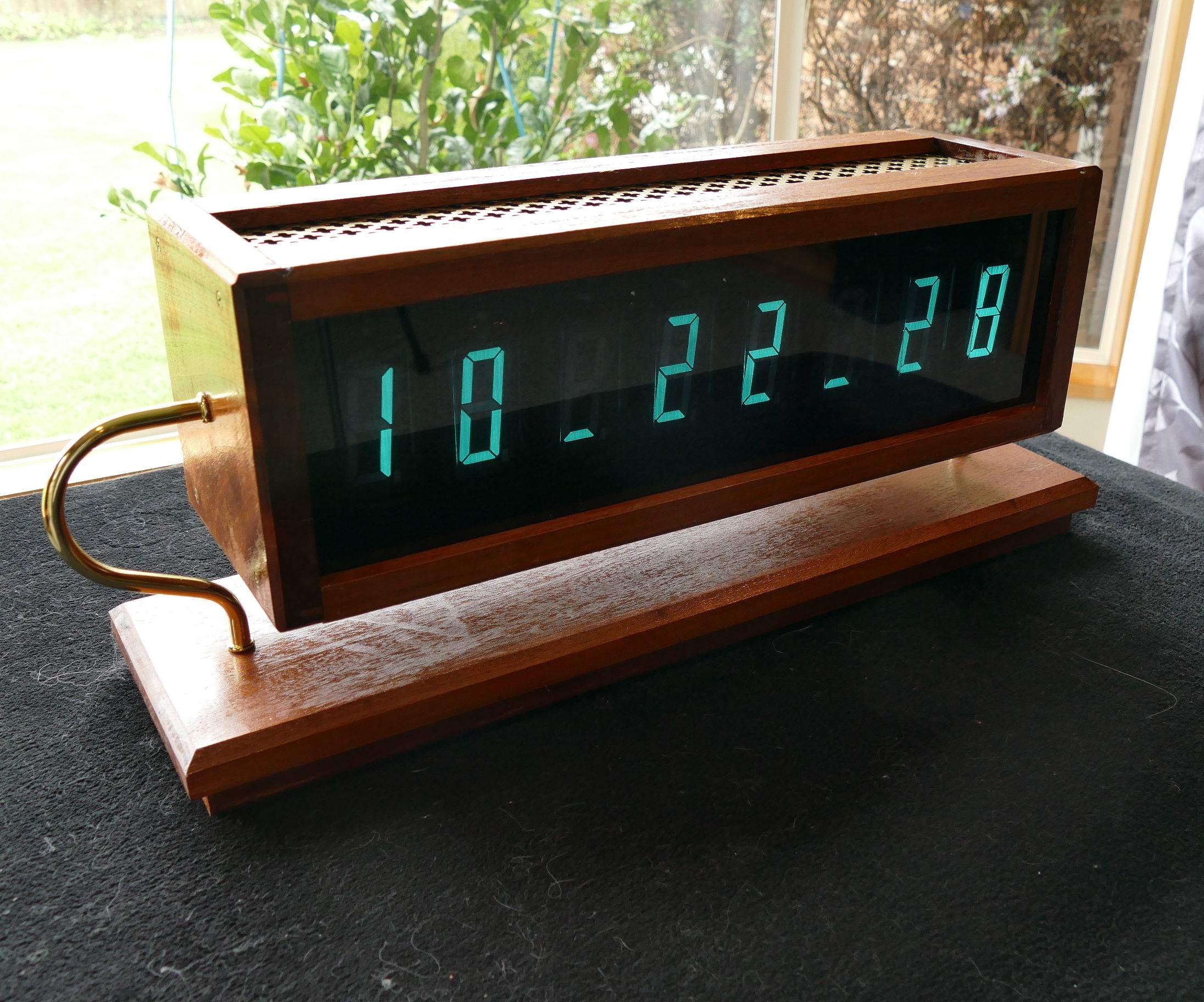 ILC1-1/8L Clock