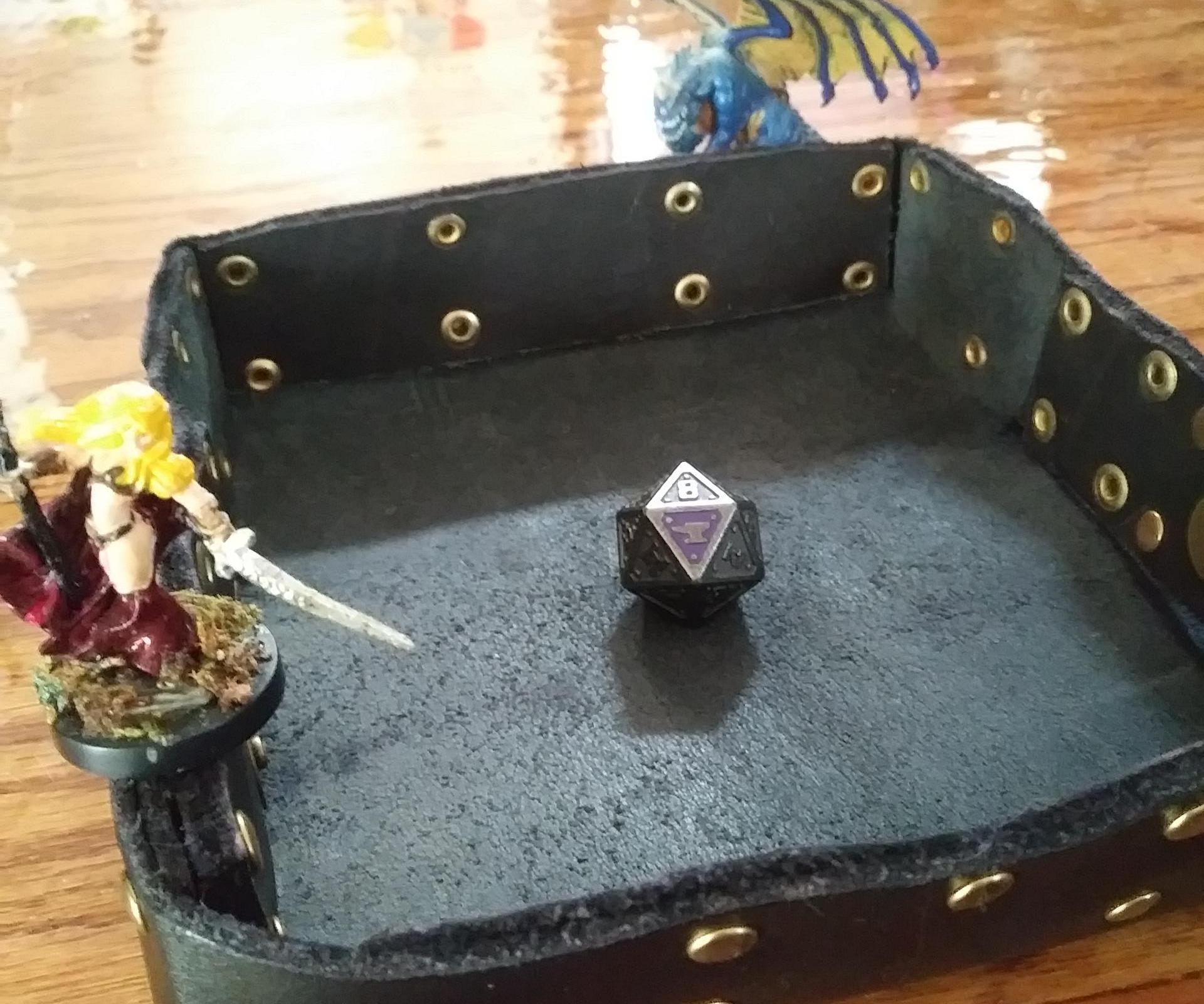 Unique Approach to Leather Dice Tray and Dice Storage