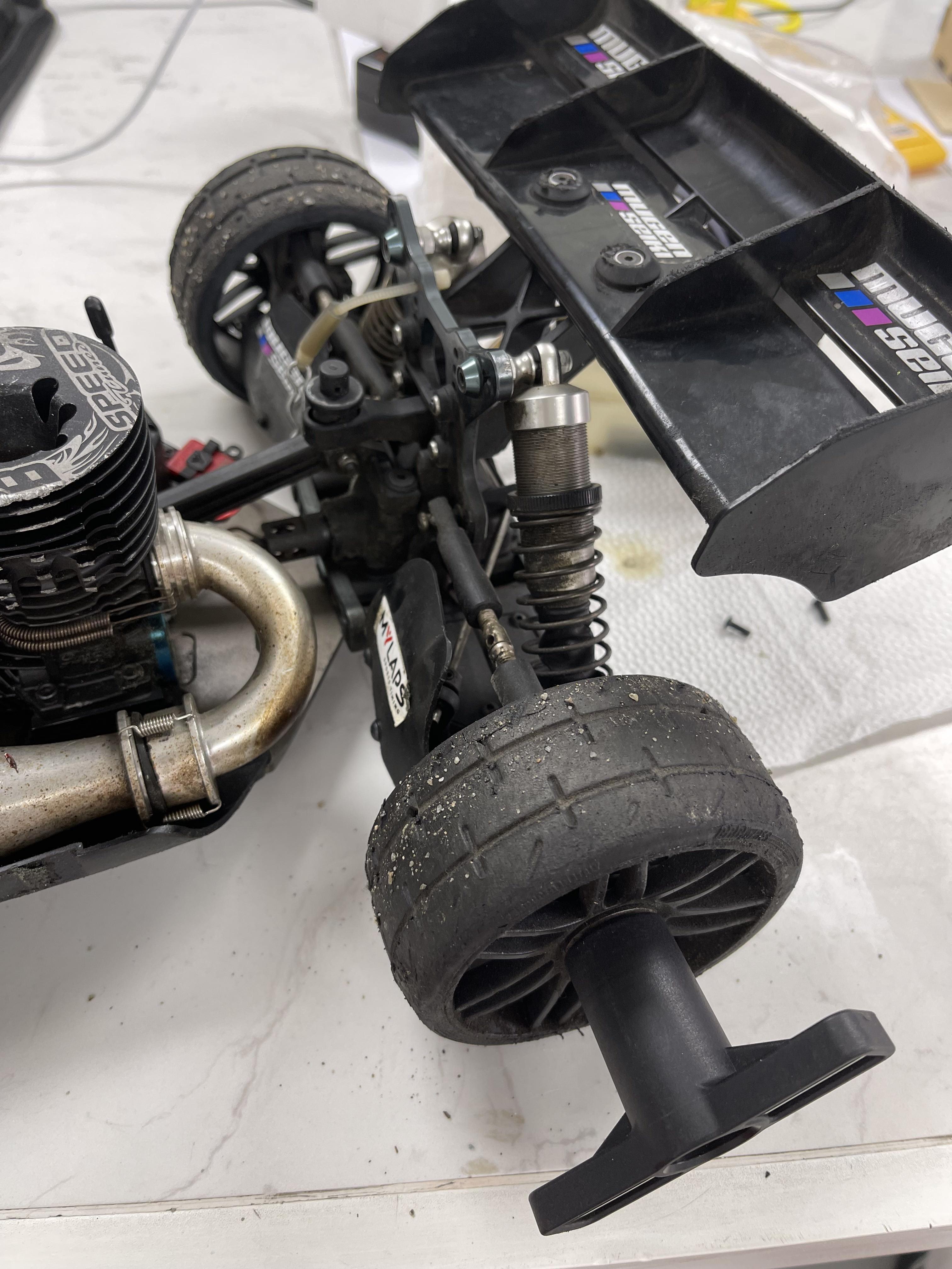 Disassemble Fuel Tank and Exhaust Nitro RC Car (MBX8 Mugen Seiki)