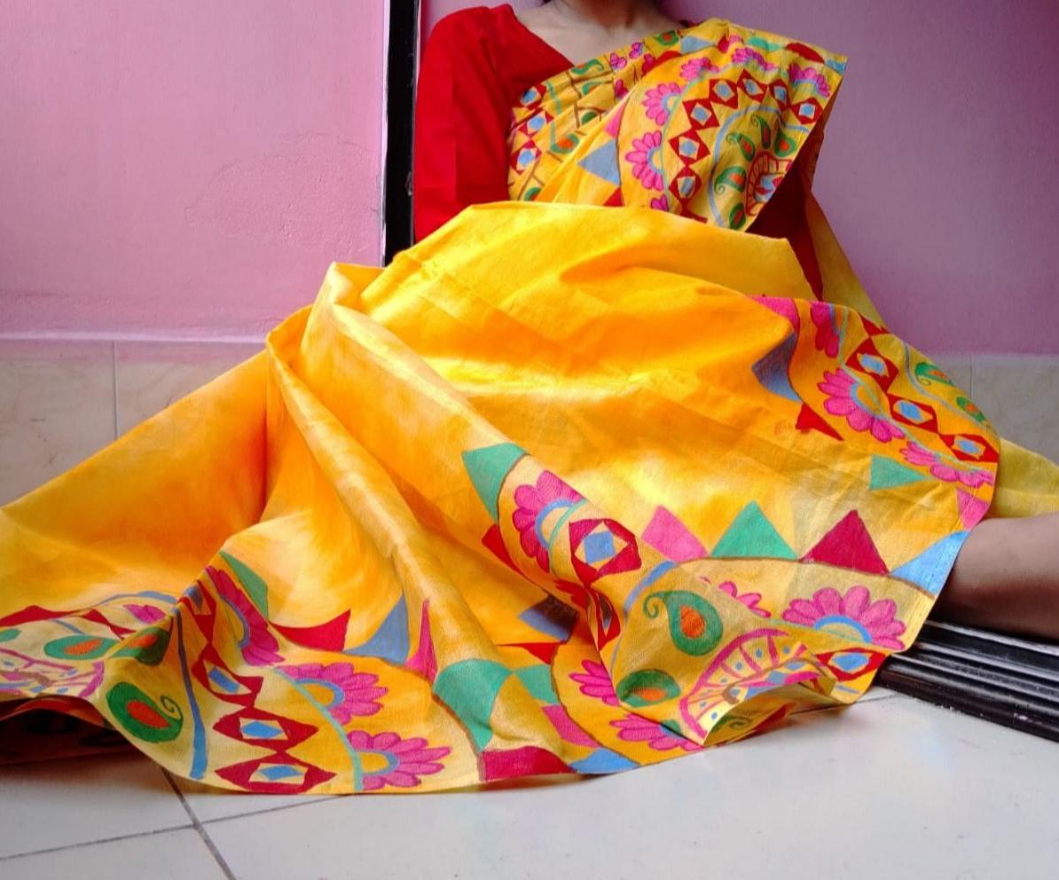 Customizing Sari With Acrylic Paint. 