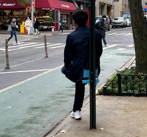 Perch : Public Seating for Street Sign Poles