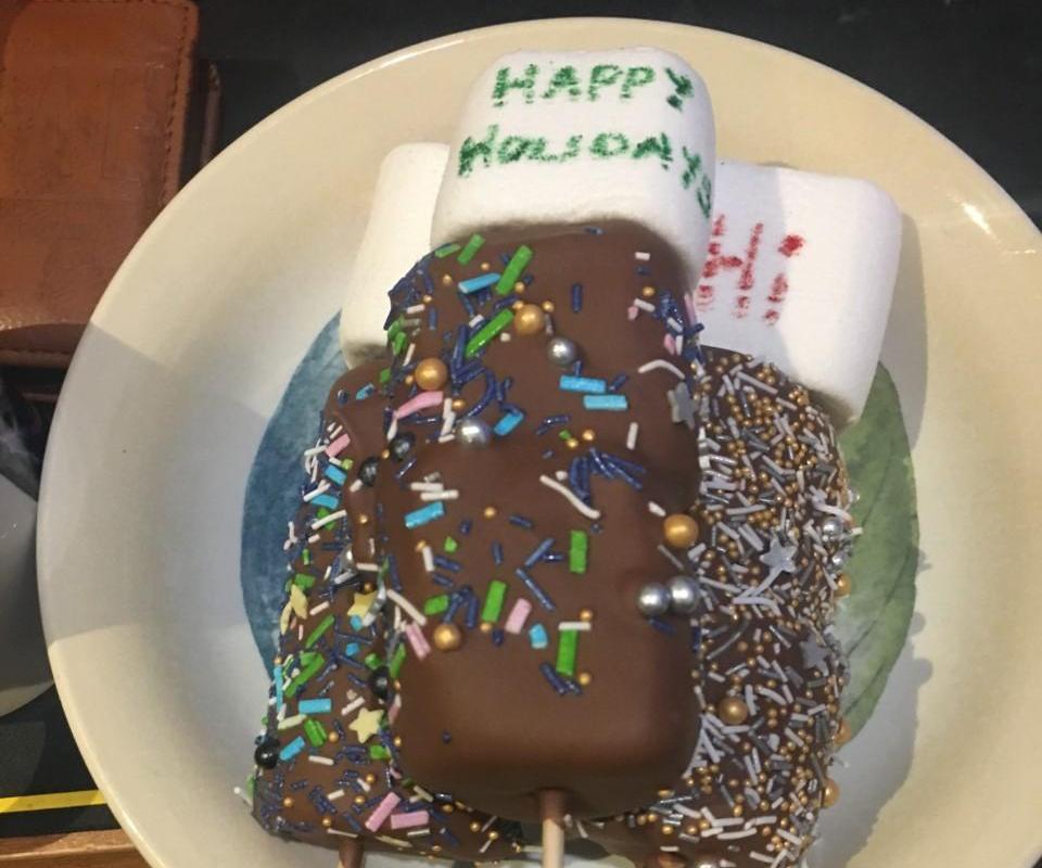 Chocolate Dipped Mallow Pops