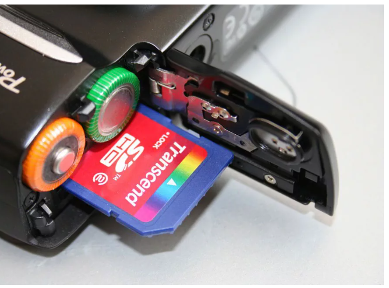 How to Fix the «Err 02: the Camera Cannot Access the Memory Card» Error on Canon Camera