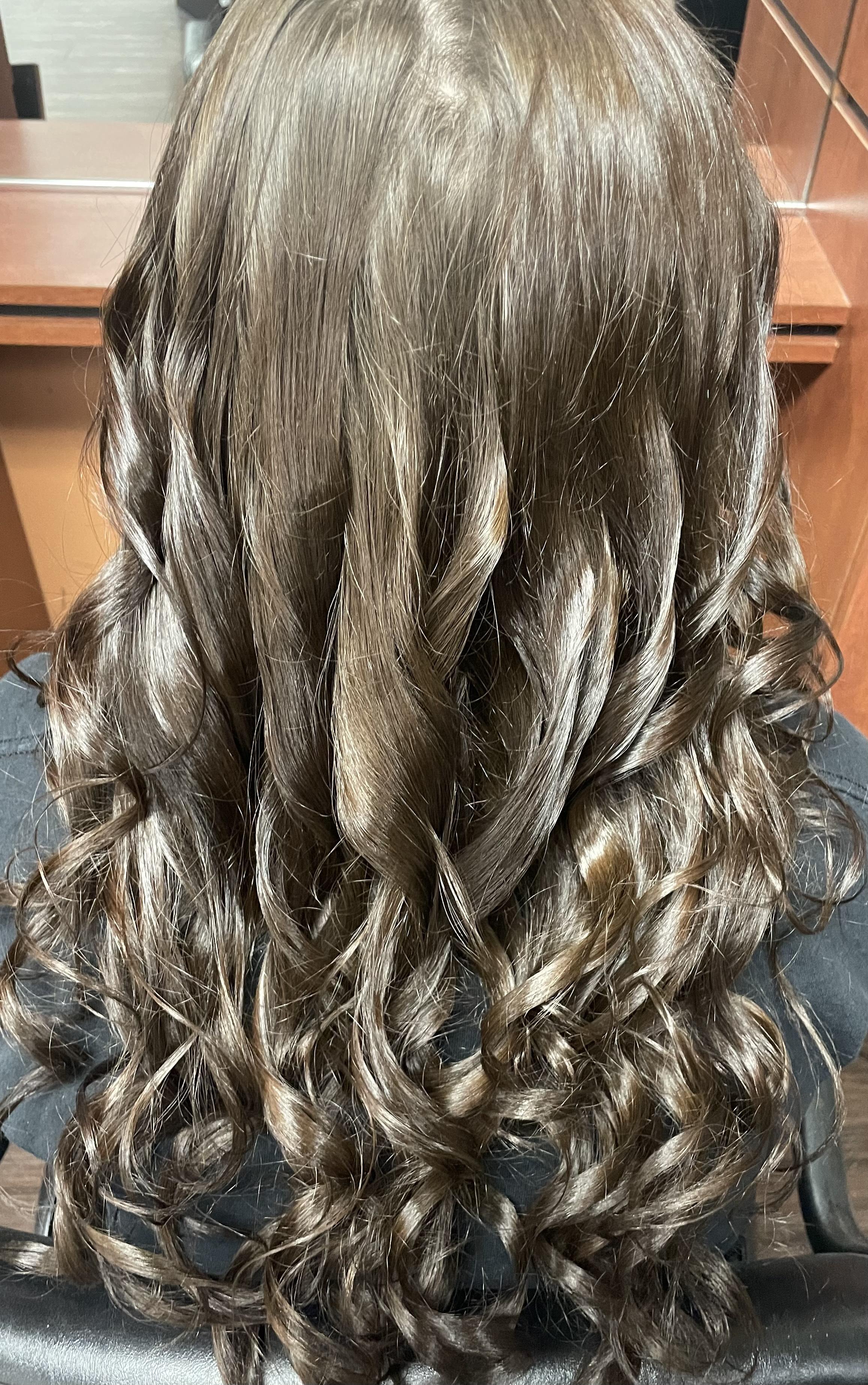 How to Curl Hair Using a Flat Iron