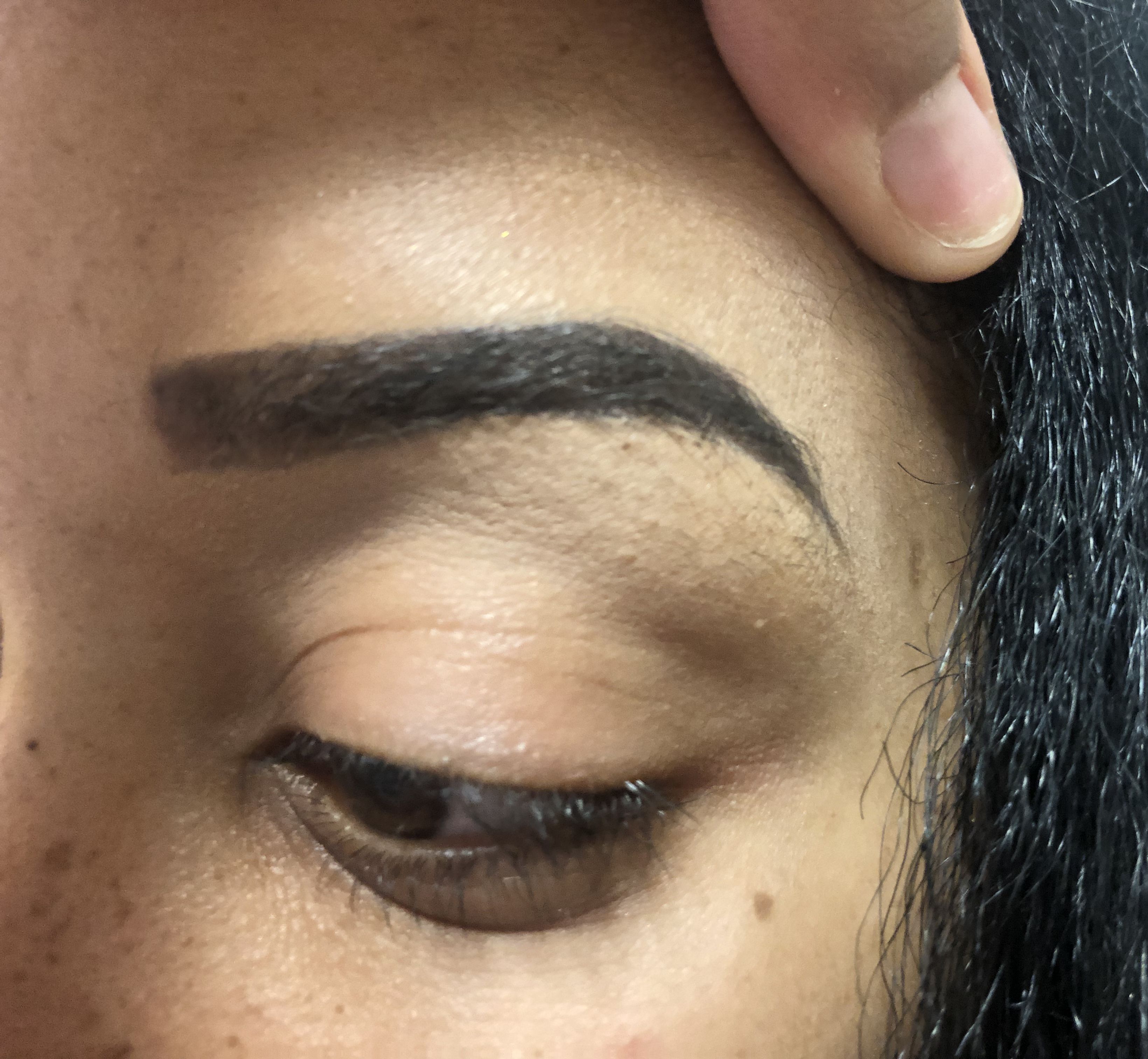 How to Get the Perfect Glam Eyebrows 