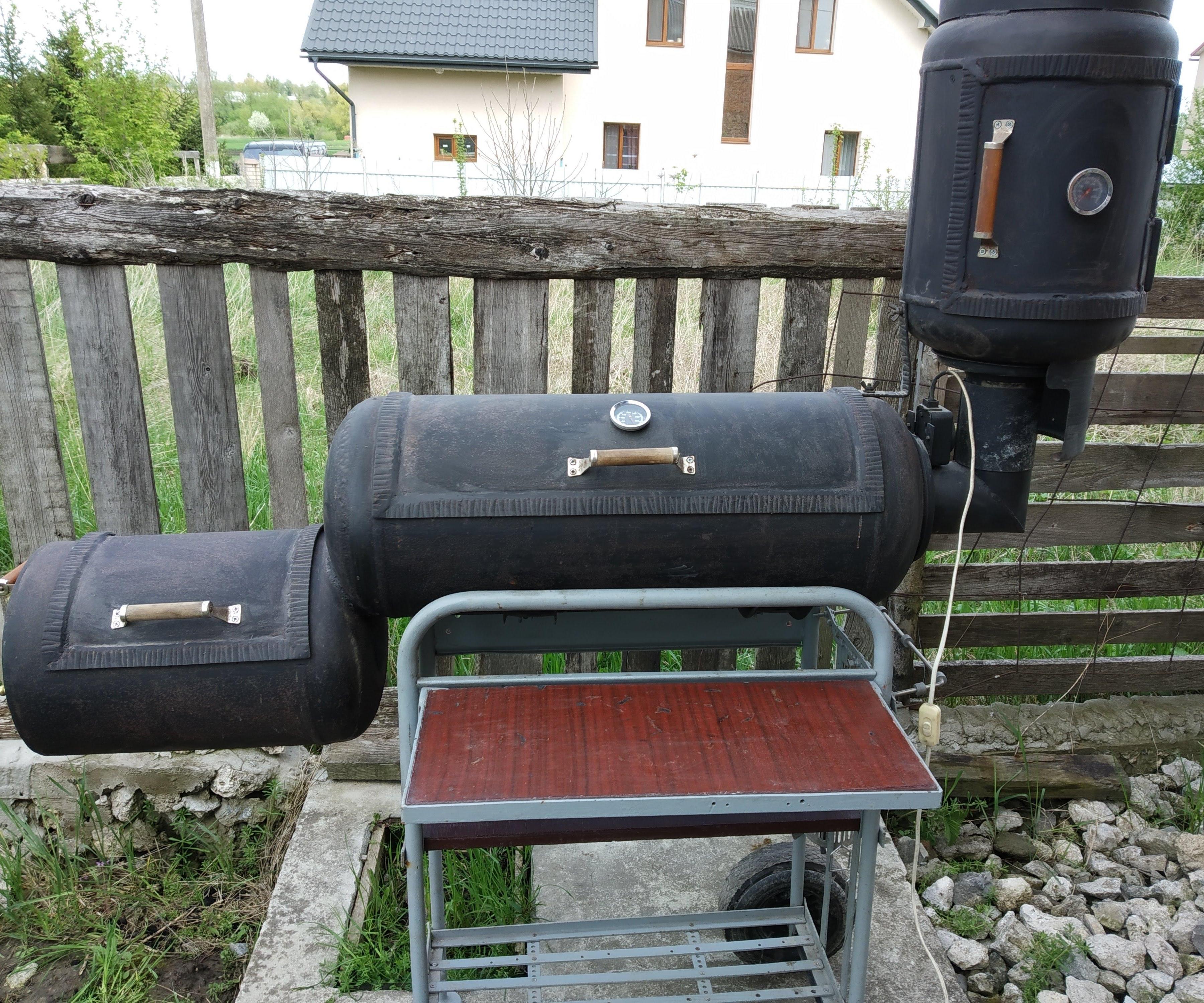 Large Barbecue on Wheels (smokehouse)
