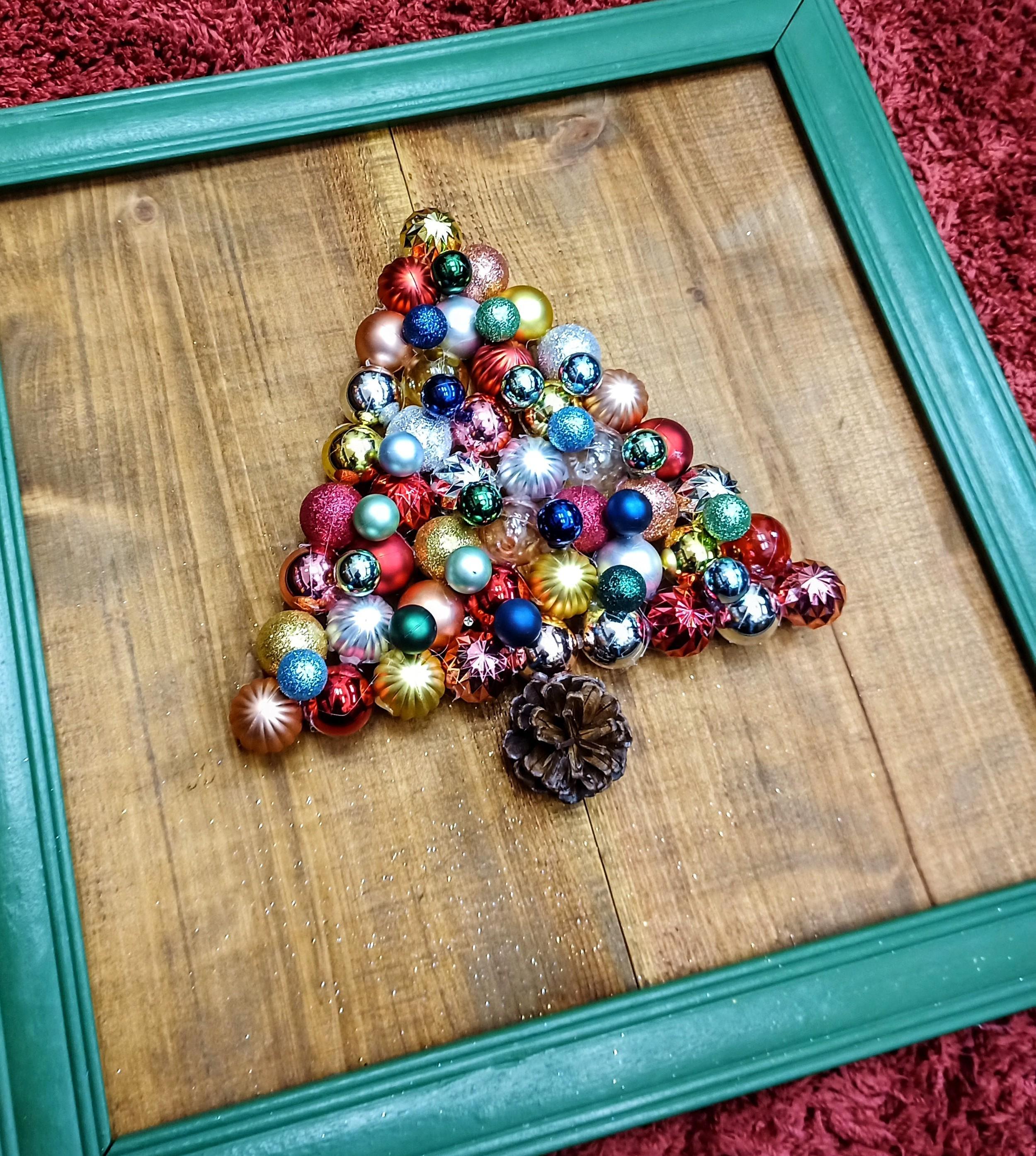 Framed Christmas Ornament Tree!