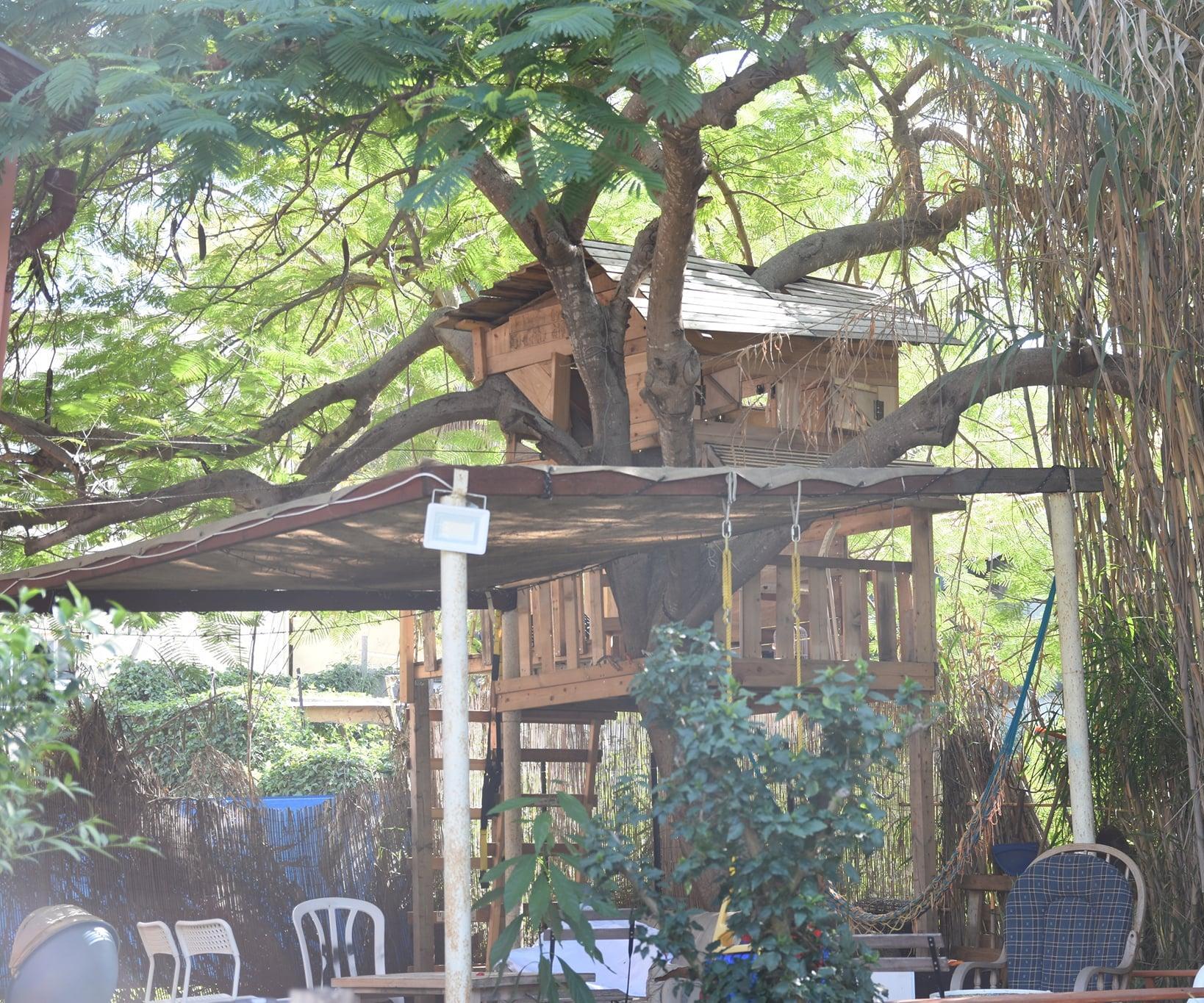 How to Build a Wooden Playhouse