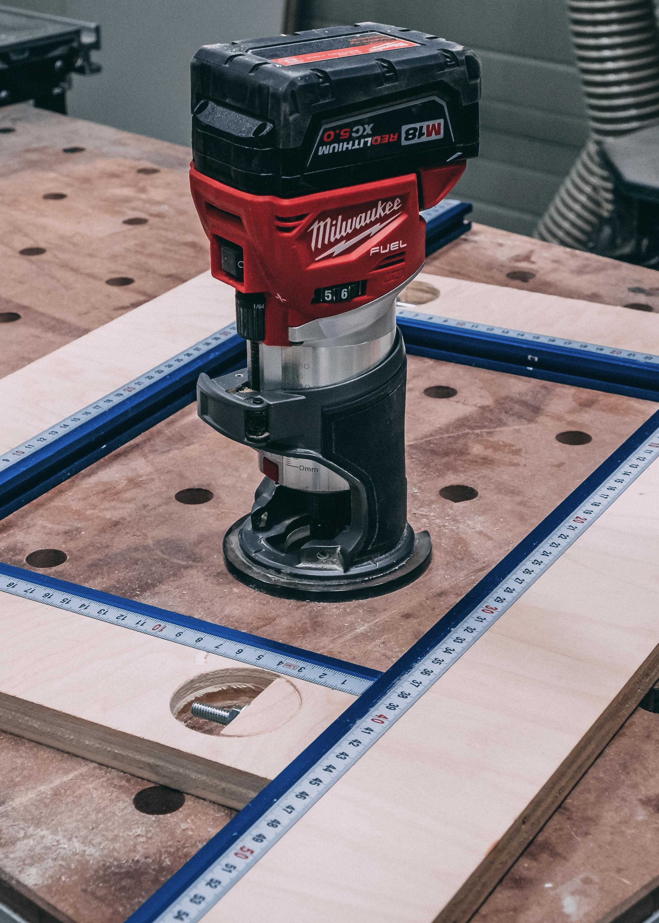 Really Easy - DIY - Adjustable Router Template