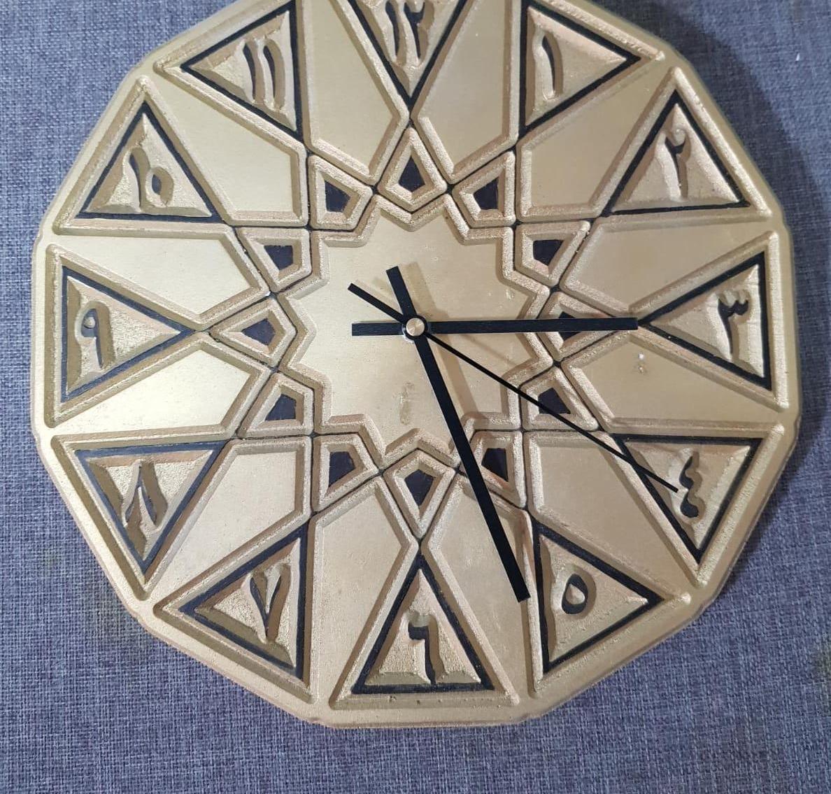 How to Make a Plaster of Paris Clock at Home With a Silicon Mold