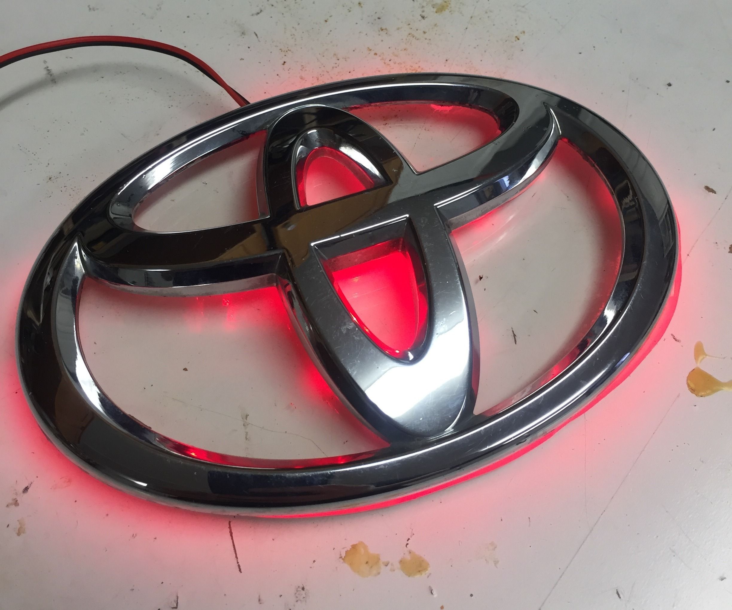 Hack Your Prius Rear Emblem (with Pictures) Version 1