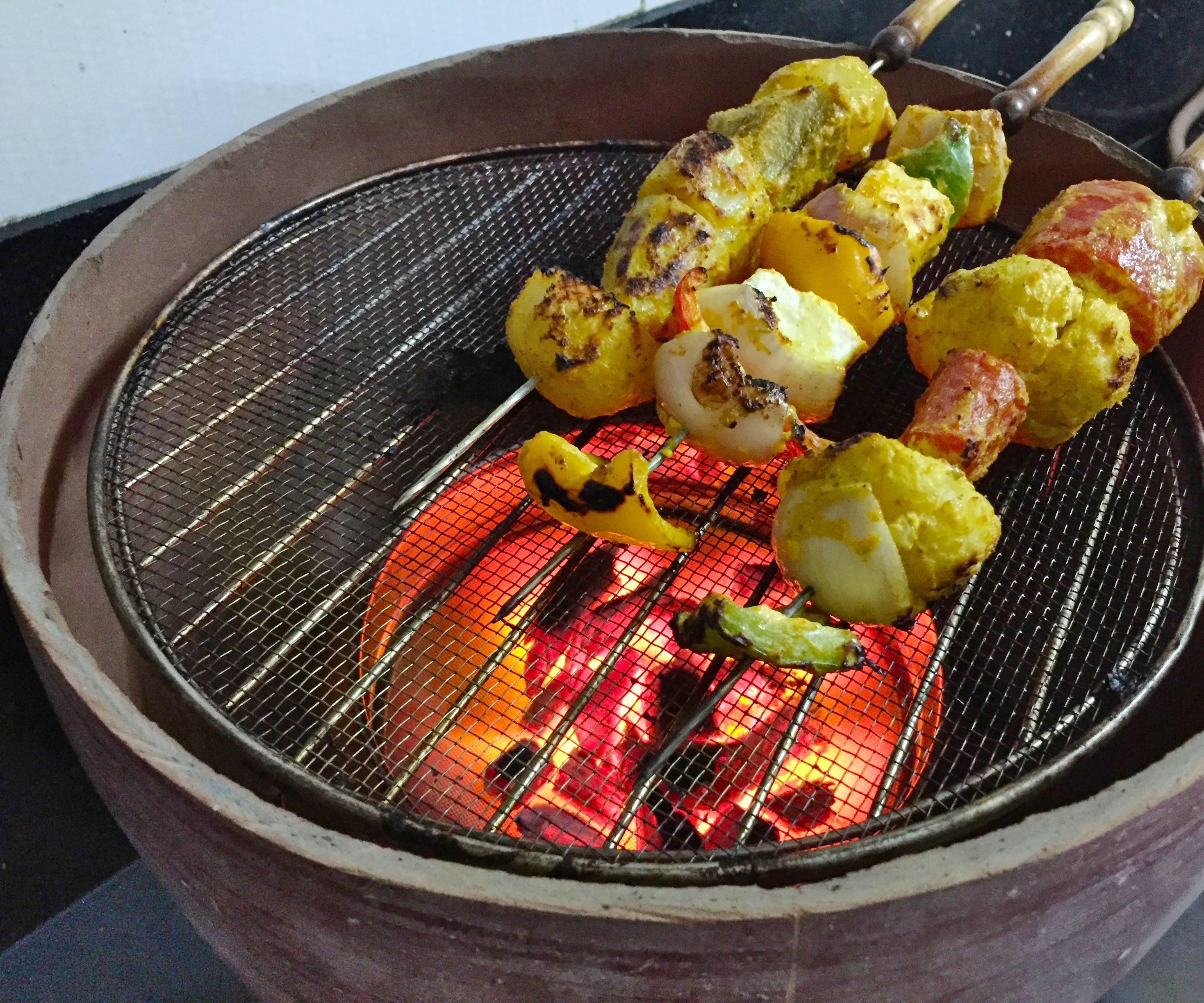 Gas Tandoor/Barbeque from old Earthen water pot