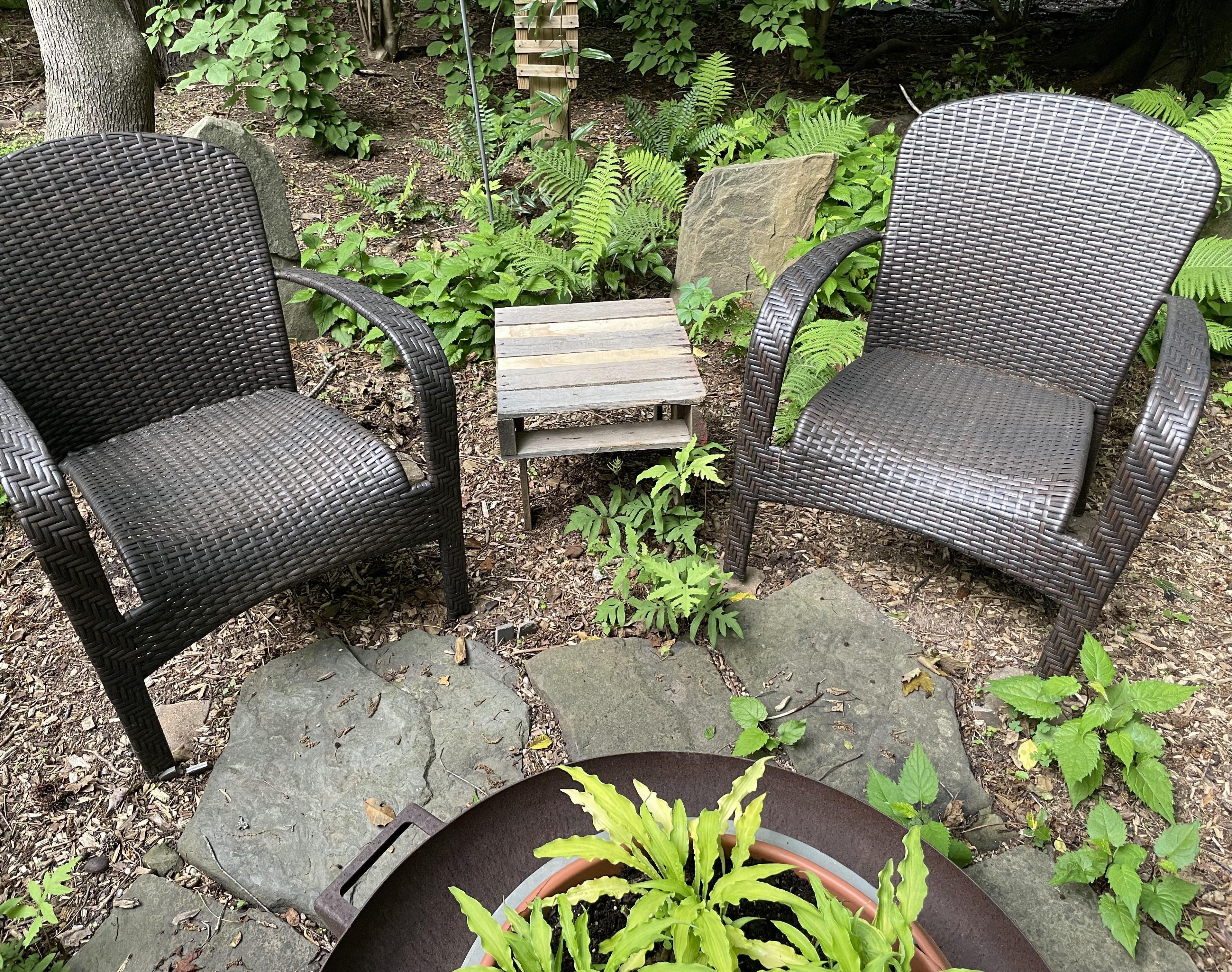 Quick and Easy Garden Tables From Old Pallets
