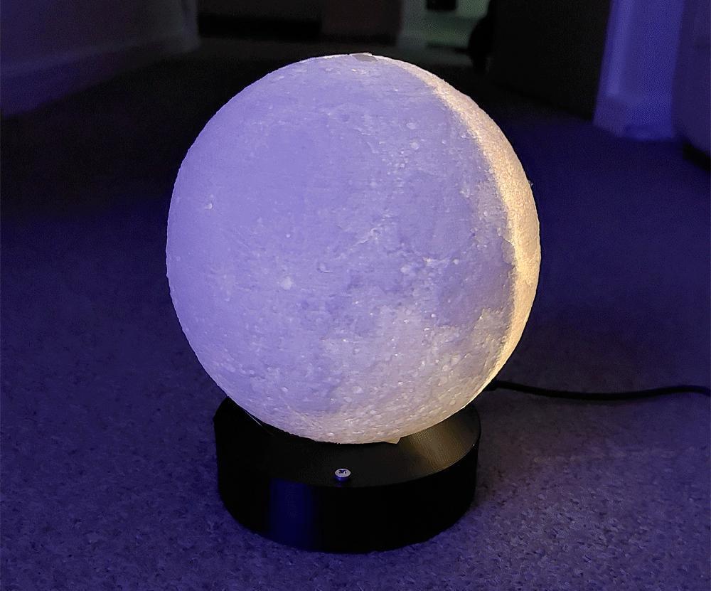 Real Time Moon Phase Lamp