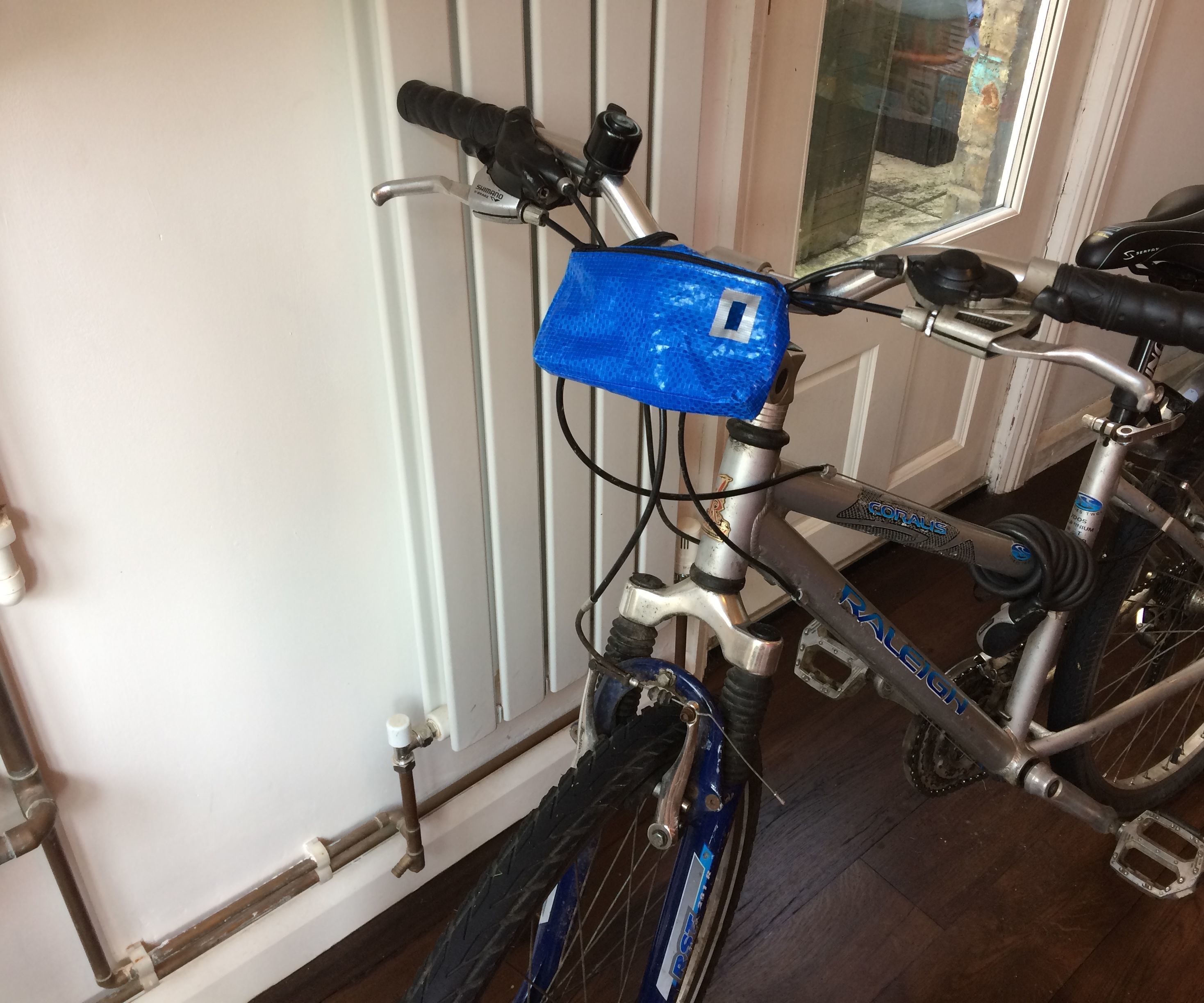 Make a Camera Bag for Your Bike