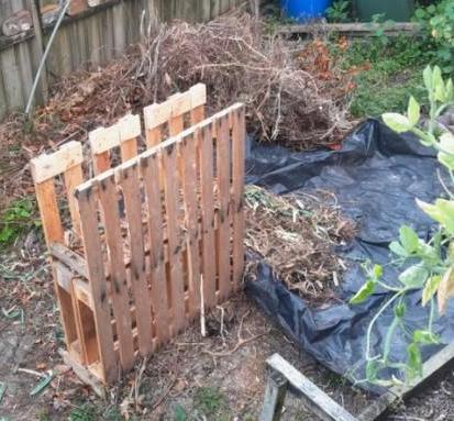 DIY Pallet and Chainsaw Mulching Rack - for Easy Vegetation Shredding and Firewood Log Cutting